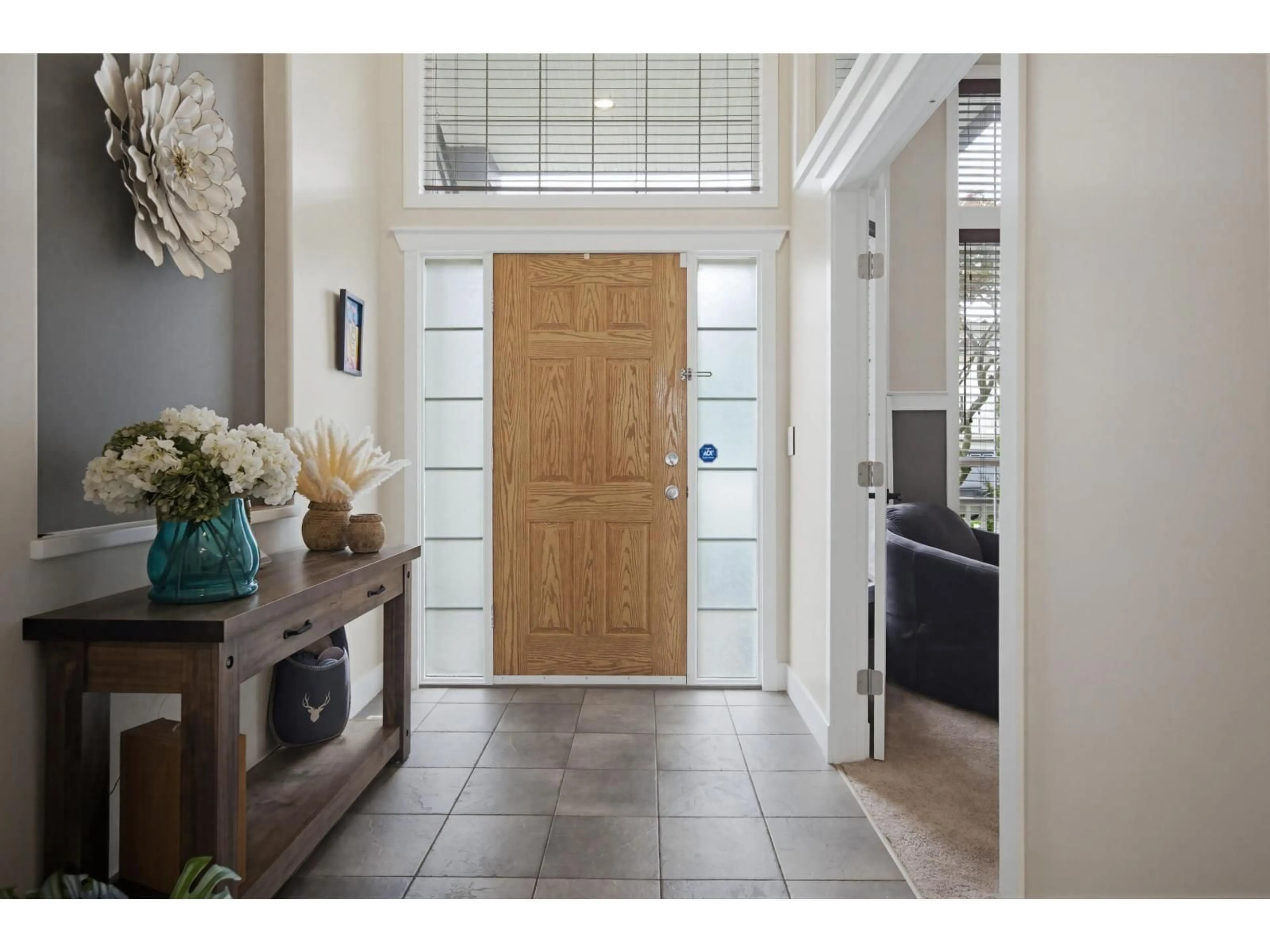 Indoor entryway for 6072 165 STREET, Surrey British Columbia V3S5V4