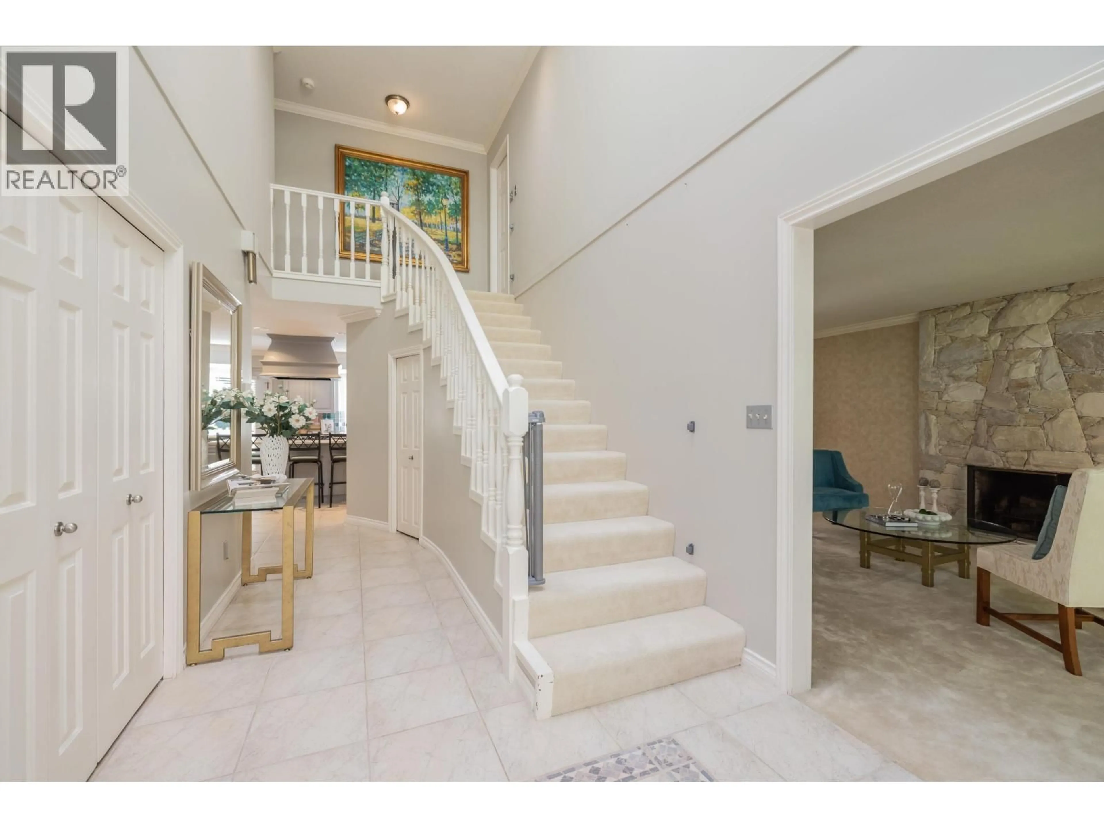 Indoor foyer for 4894 1 AVENUE, Delta British Columbia V4M1B3