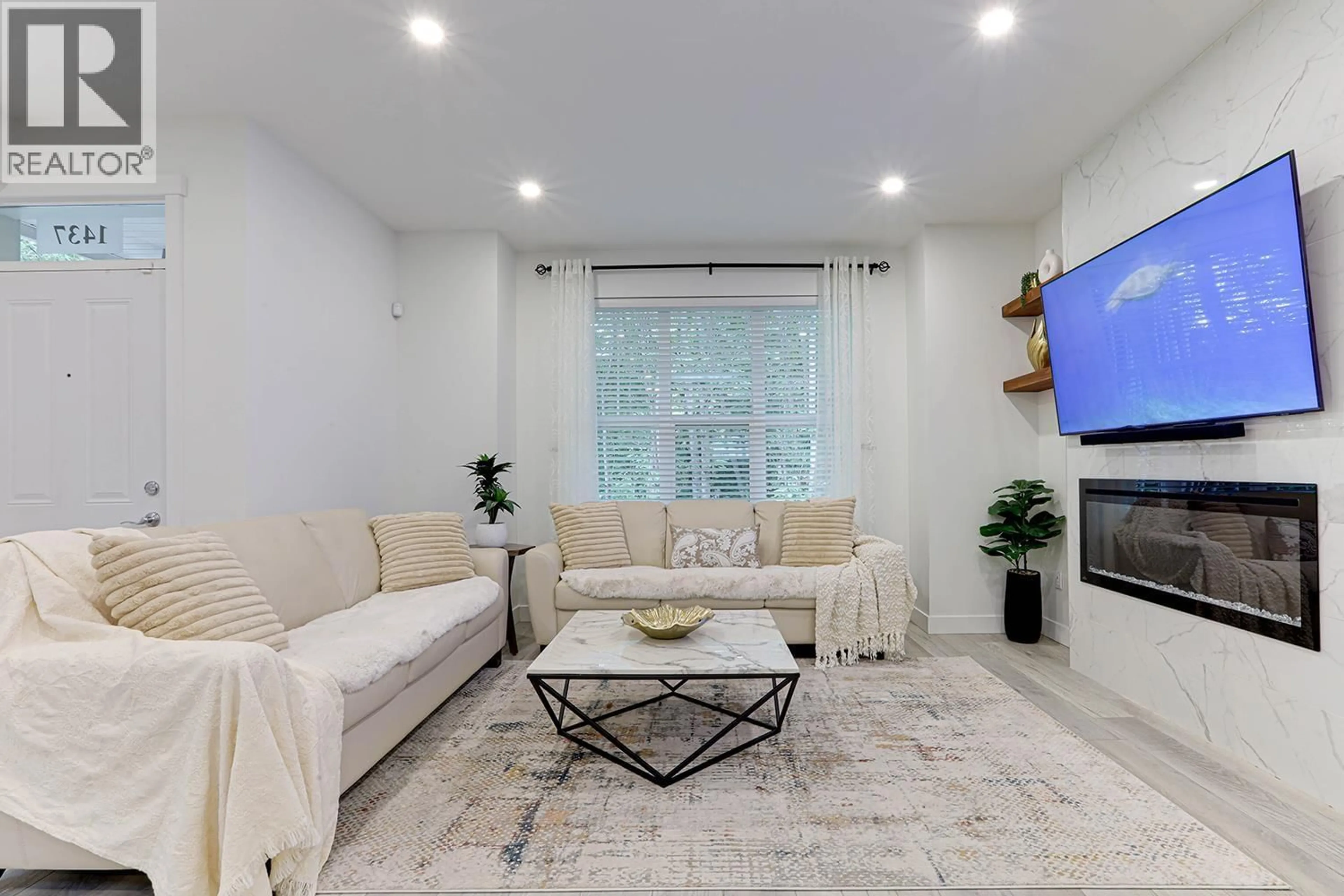 Living room with furniture, unknown for 1437 COLLINS ROAD, Coquitlam British Columbia V3E0A9
