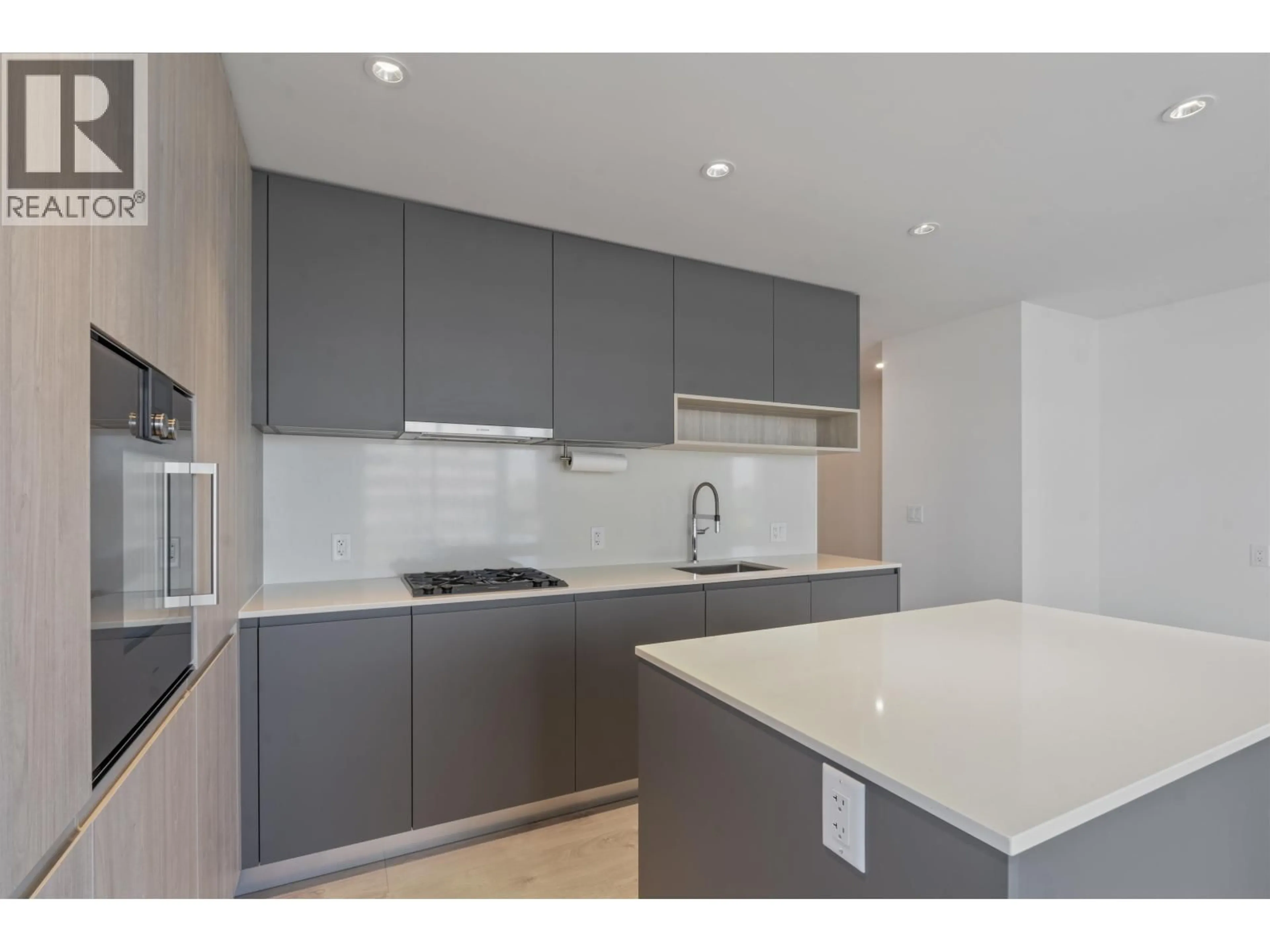 Standard kitchen, unknown for 468 - 6600 MINORU BOULEVARD, Richmond British Columbia V6Y0N3