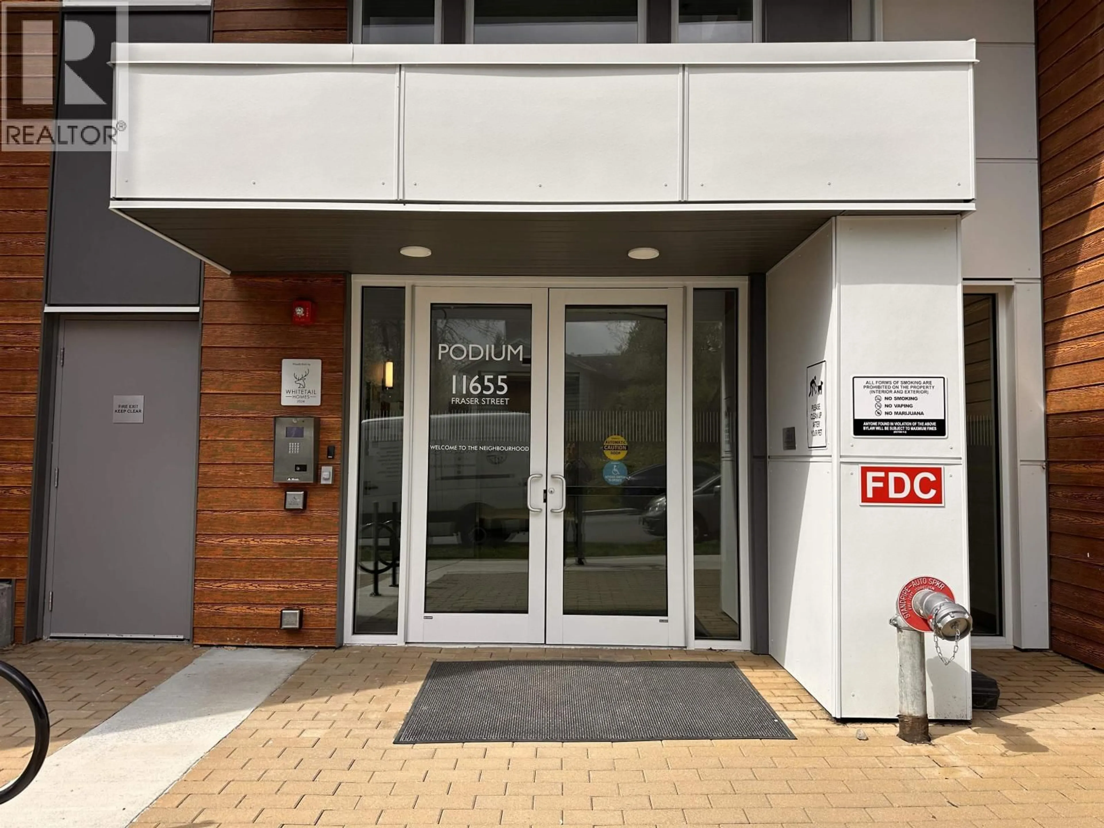 Indoor foyer for 513 - 11655 FRASER STREET, Maple Ridge British Columbia V2X6W9