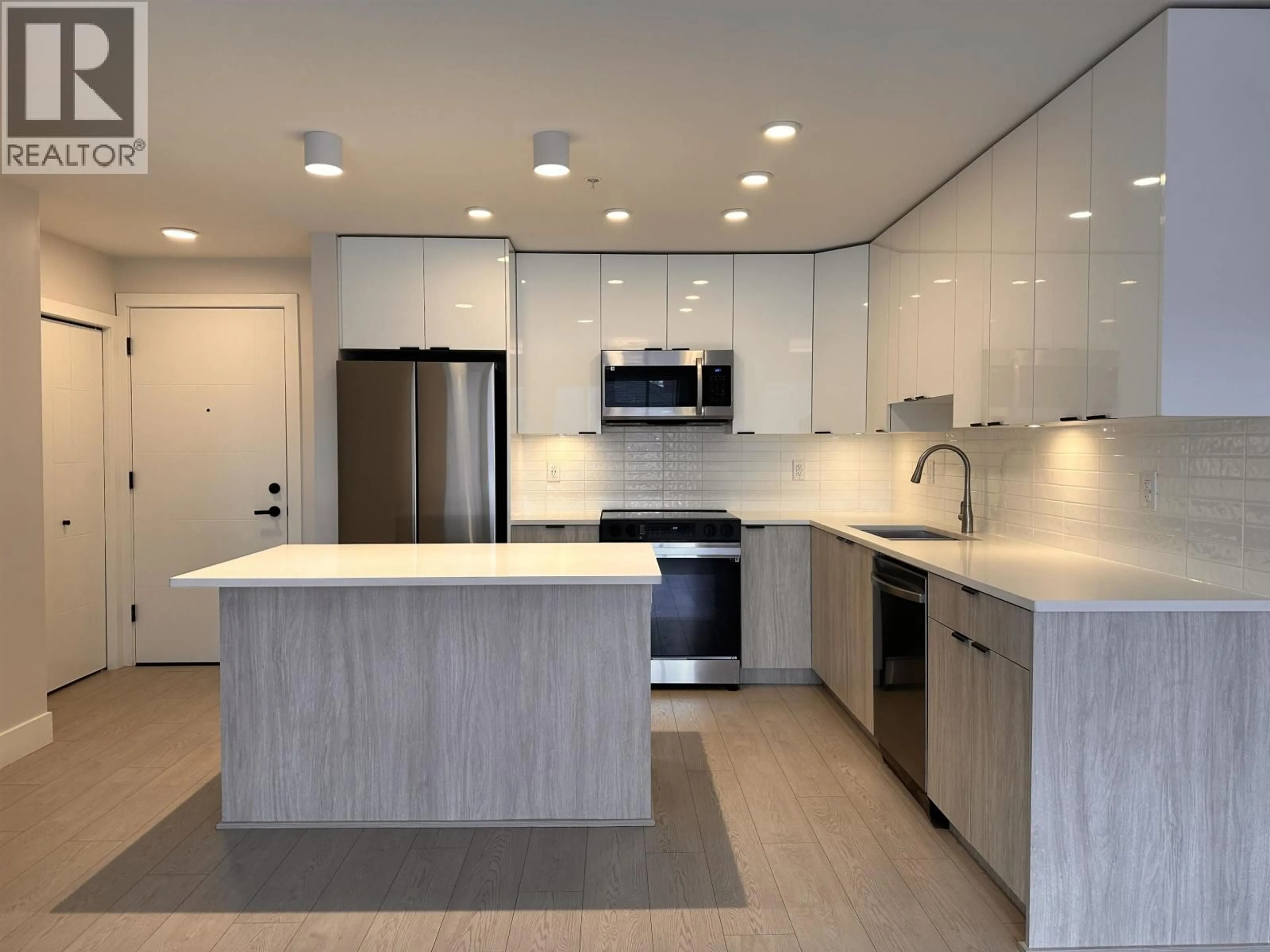 Open concept kitchen, unknown for 513 - 11655 FRASER STREET, Maple Ridge British Columbia V2X6W9