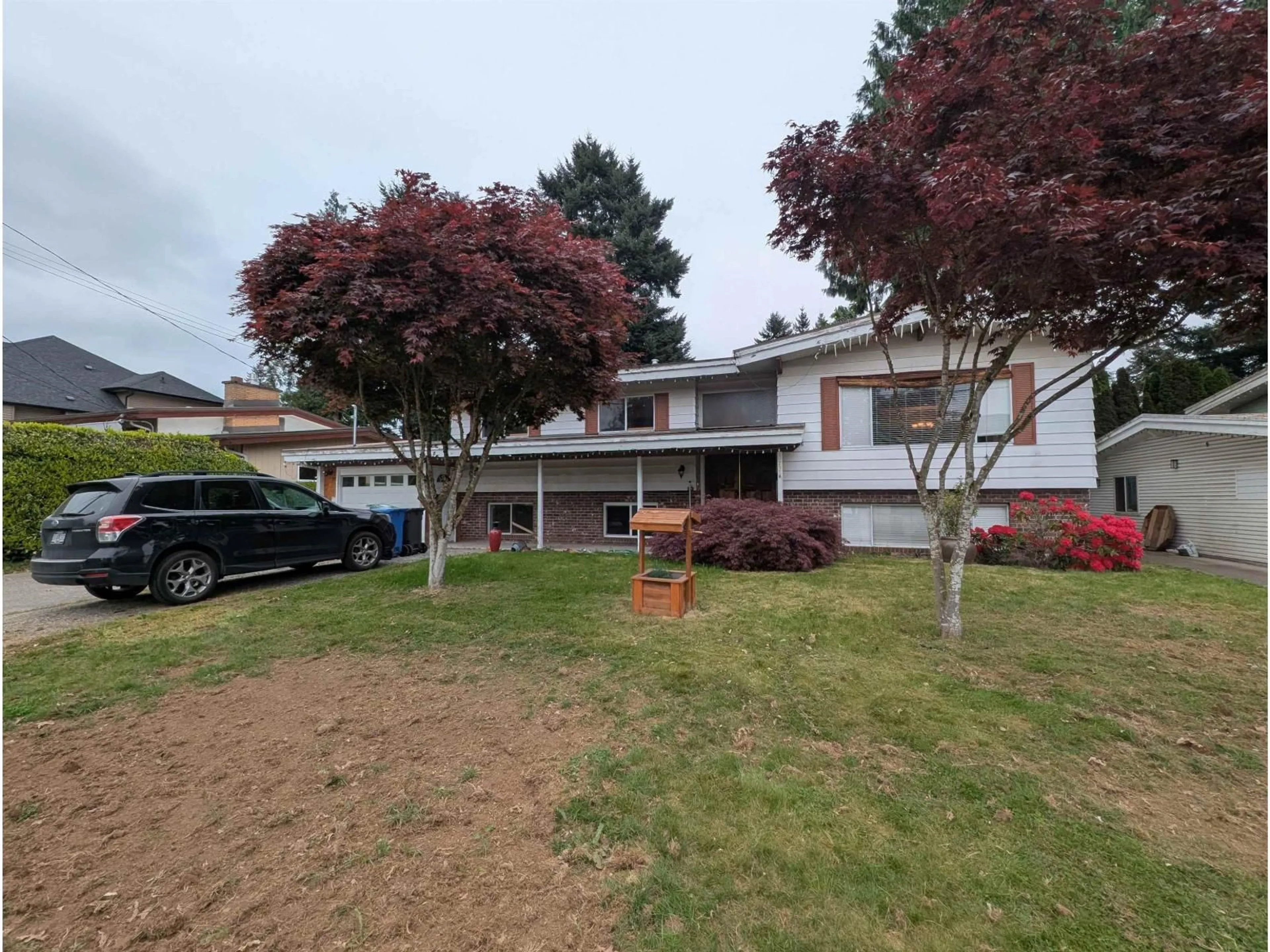 A pic from outside/outdoor area/front of a property/back of a property/a pic from drone, unknown for 2114 LYNDEN STREET, Abbotsford British Columbia V2T3B5
