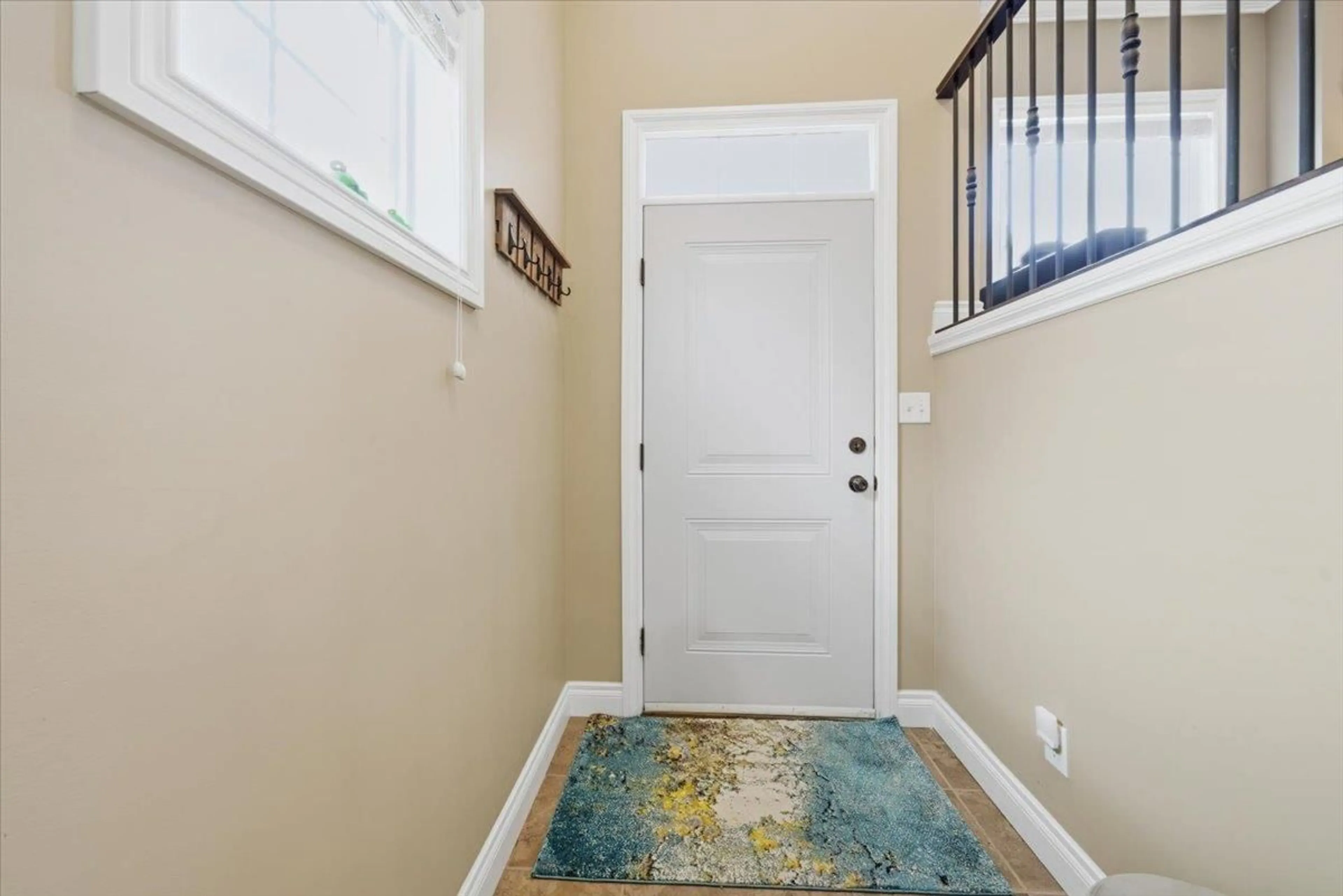 Indoor entryway for 57 - 6498 SOUTHDOWNE PLACE, Chilliwack British Columbia V2R0K3