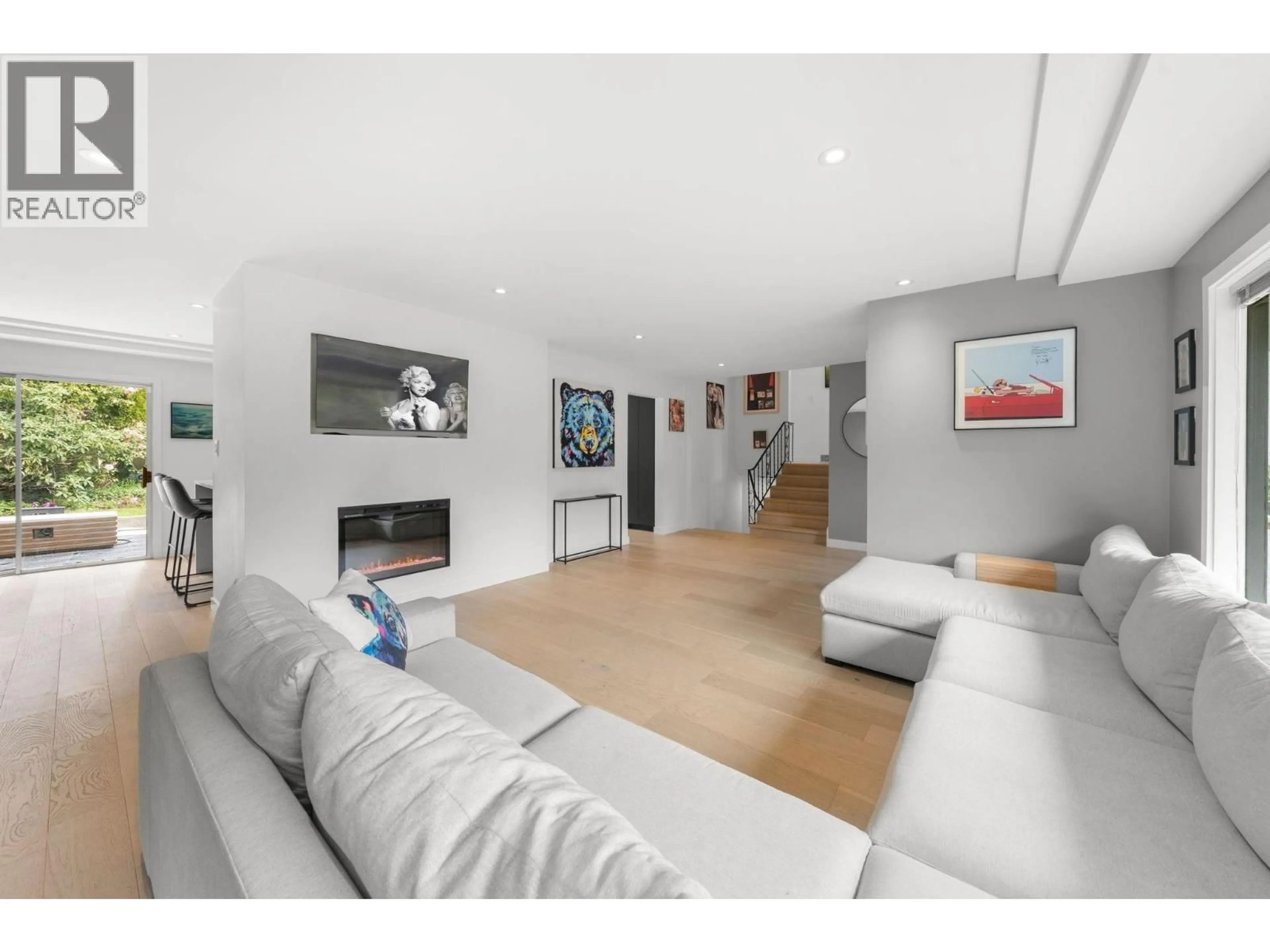 Living room with furniture, unknown for 675 BURLEY DRIVE, West Vancouver British Columbia V7T1Z3