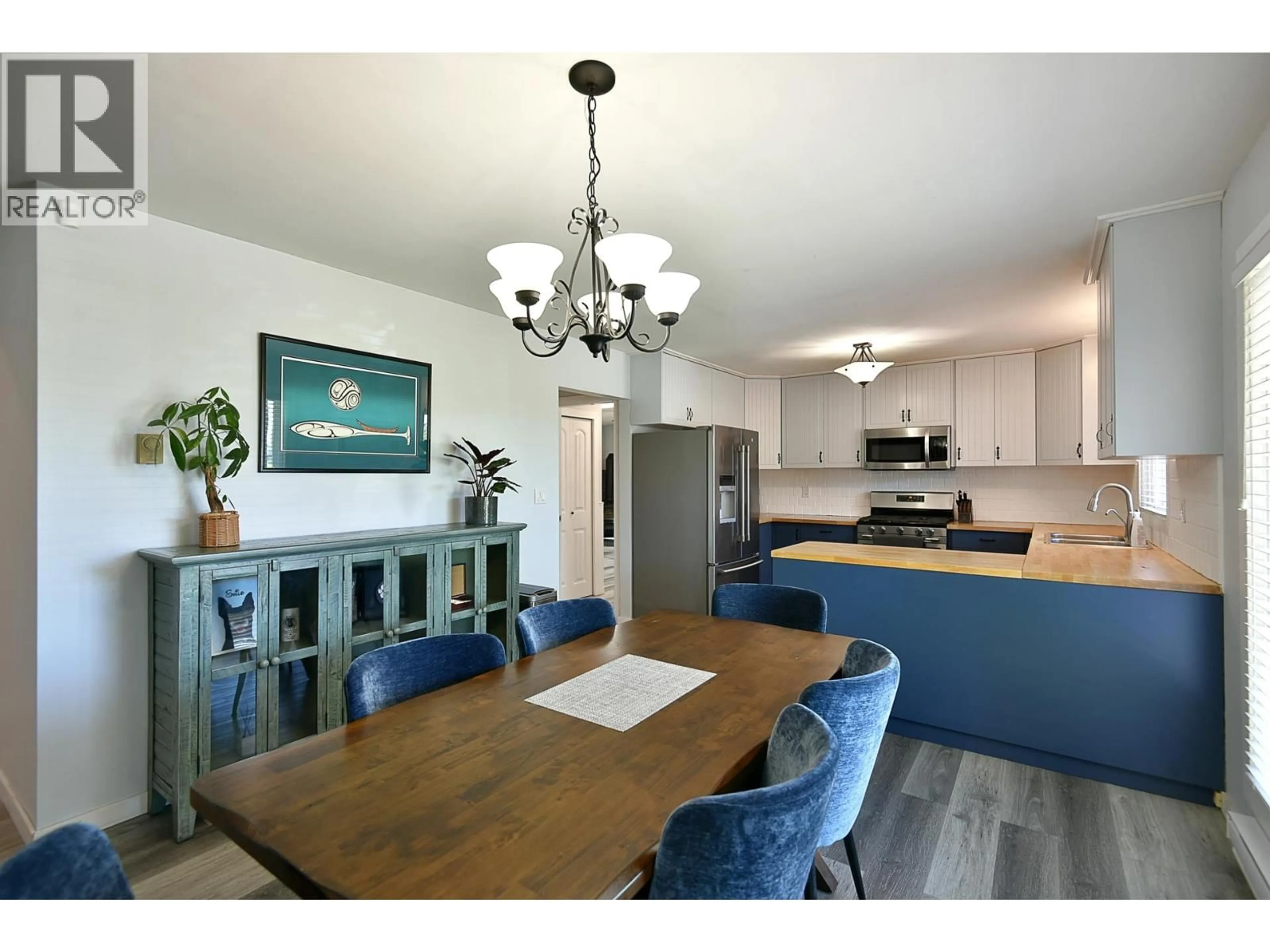 Open concept kitchen, unknown for 5784 MEDUSA STREET, Sechelt British Columbia V7Z0J8