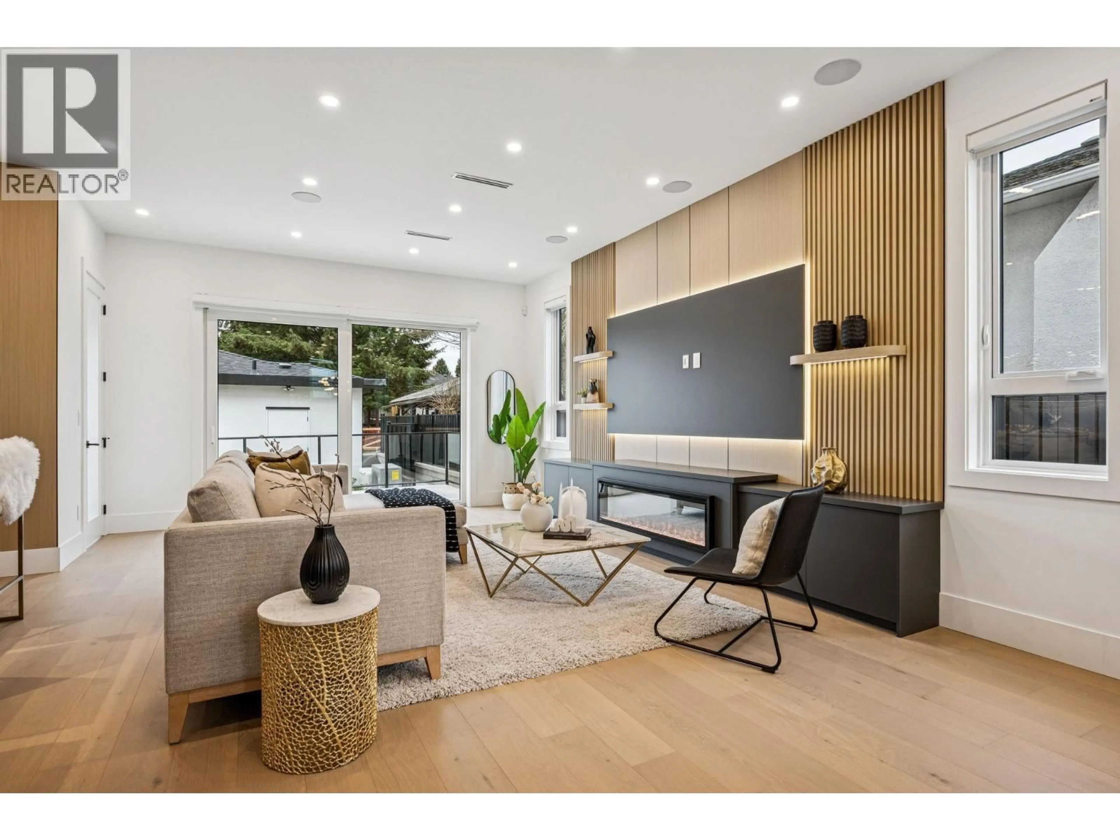 Unknown for 2 - 6362 CURTIS STREET, Burnaby British Columbia V5B2A5