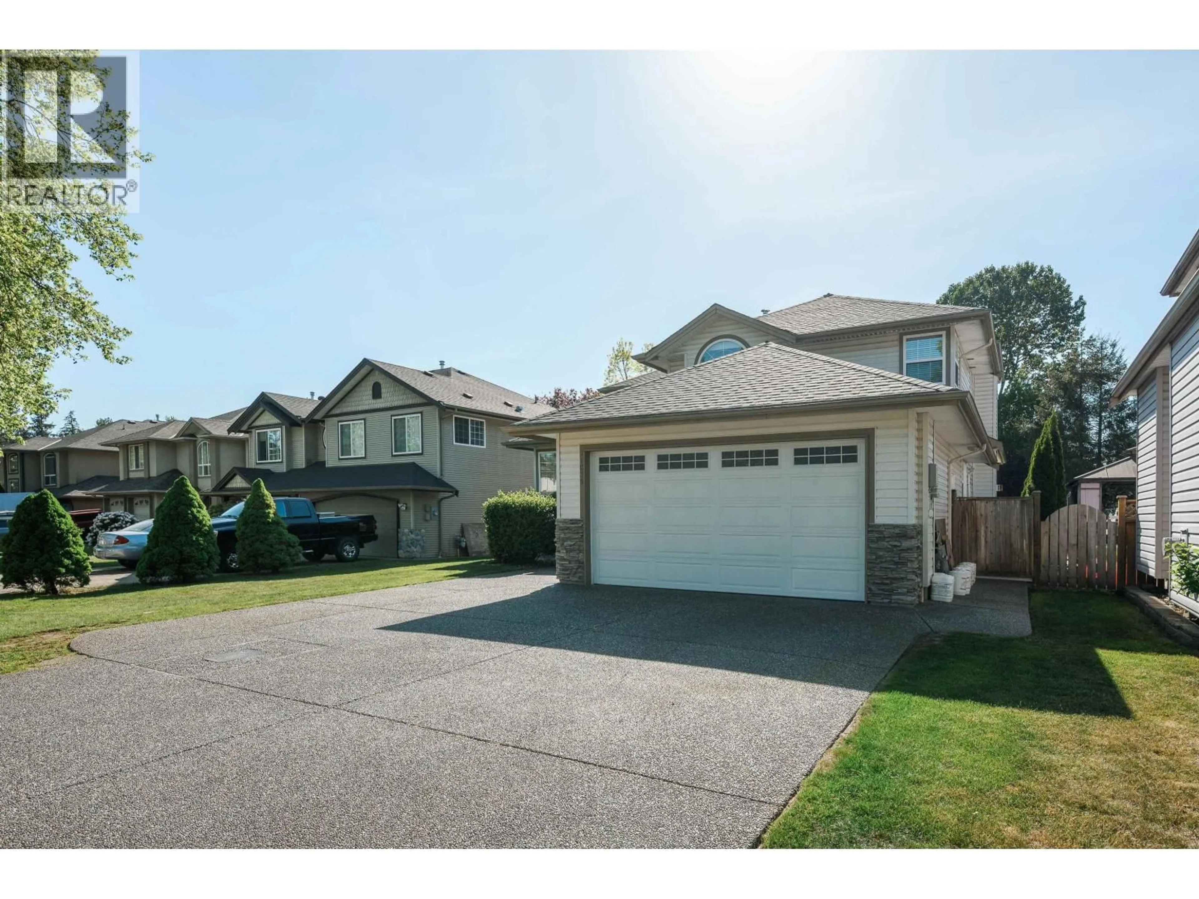 Home with vinyl exterior material, street for 11039 238 STREET, Maple Ridge British Columbia V2W1E7