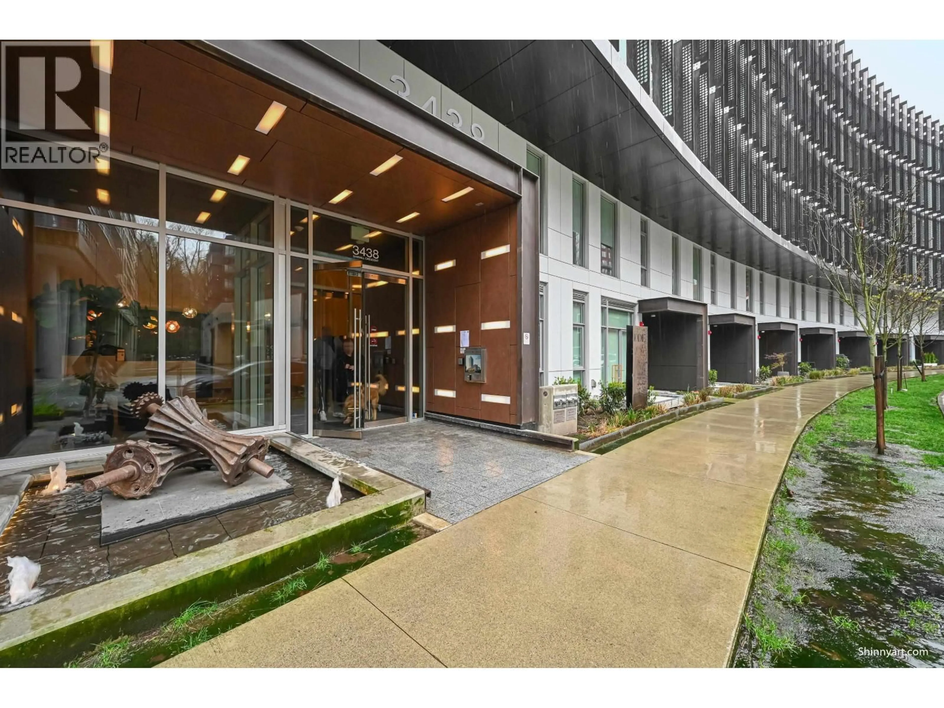 Indoor foyer for 807 - 3438 SAWMILL CRESCENT, Vancouver British Columbia V5S0E3