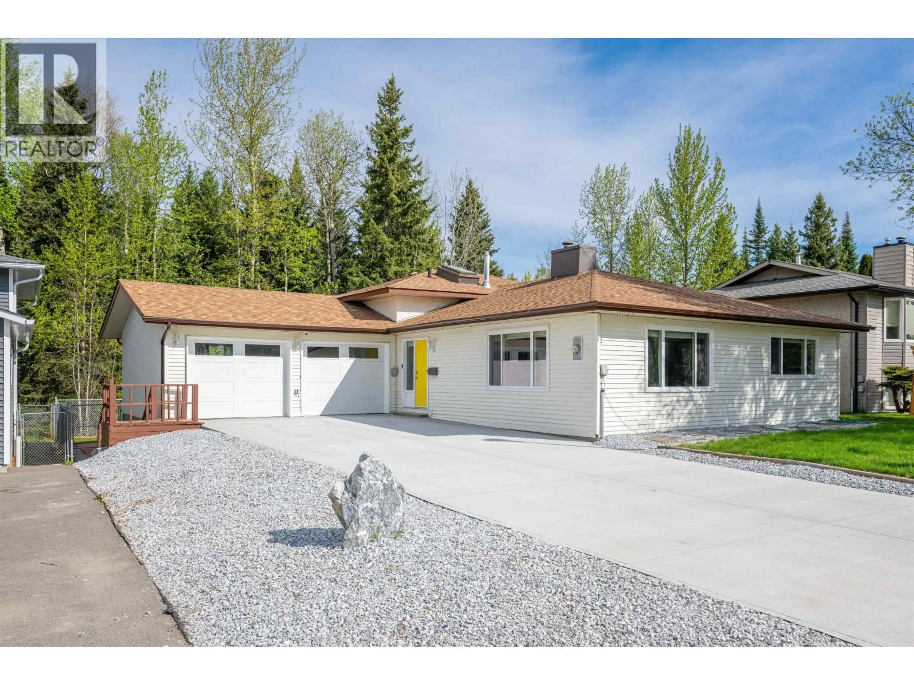 Home with vinyl exterior material, street for 8272 ST JOHN CRESCENT, Prince George British Columbia V2N4H8