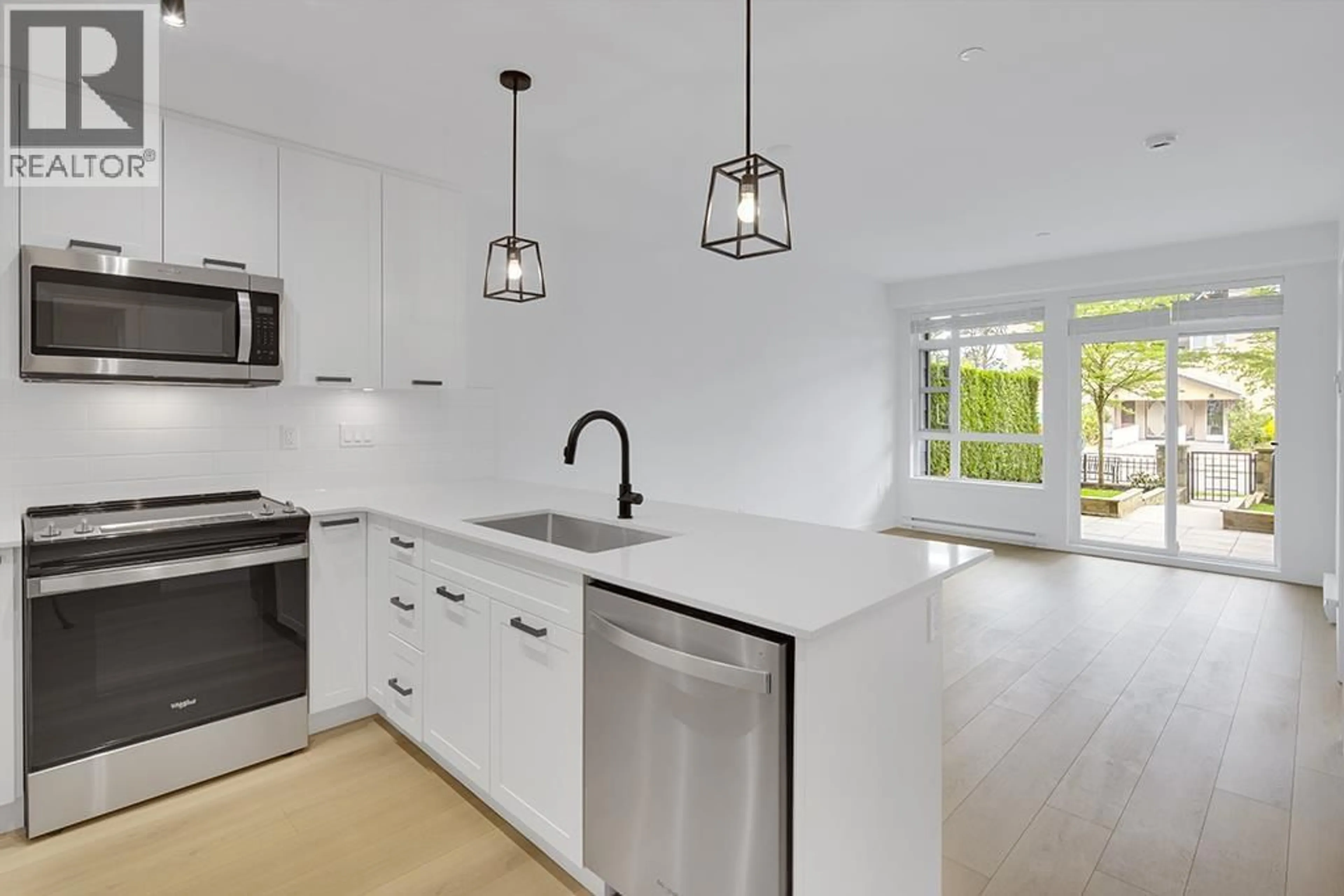 Open concept kitchen, unknown for 114 - 22562 121 AVENUE, Maple Ridge British Columbia V2X3Y8
