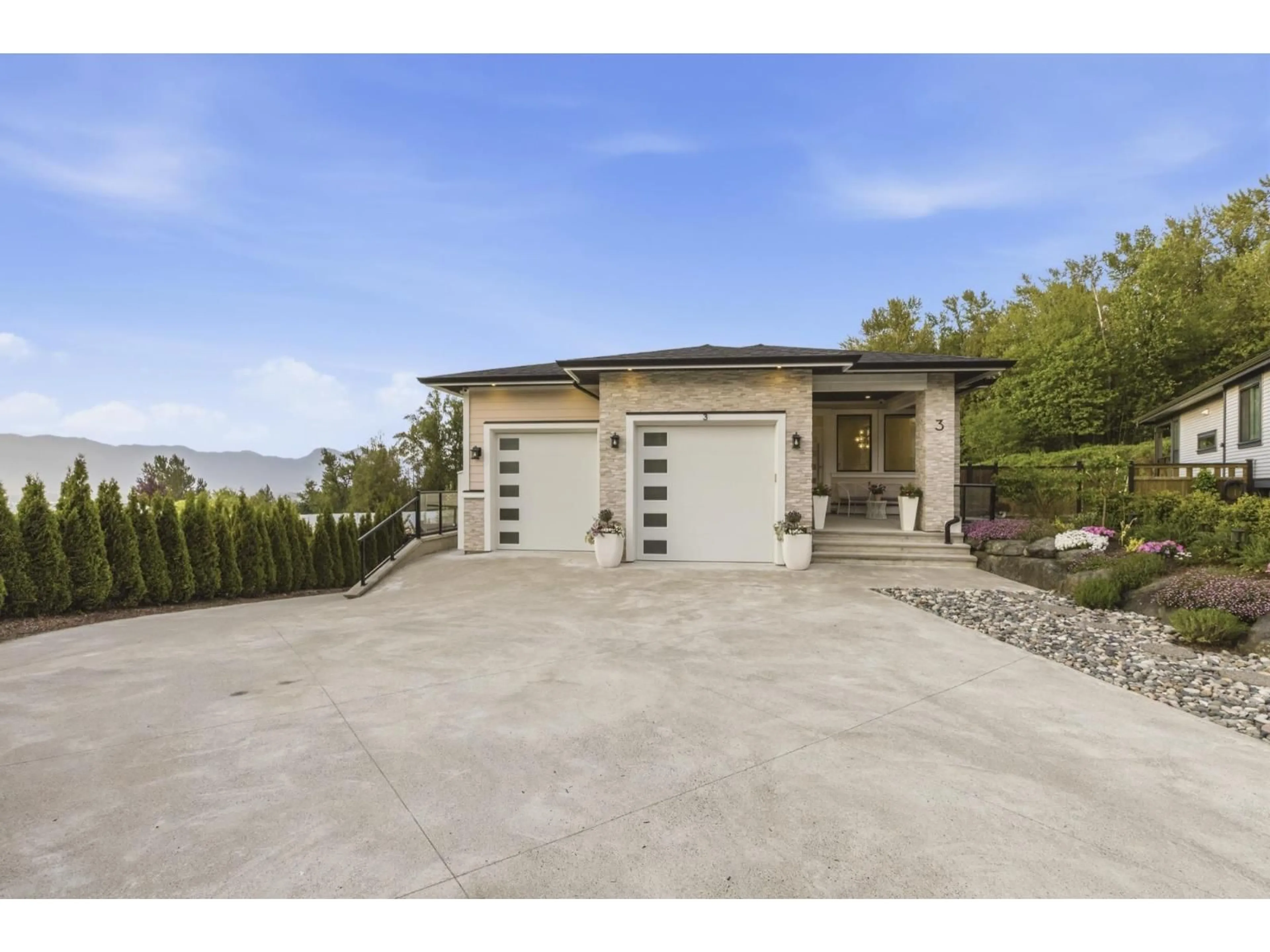 Indoor garage for 3 - 8295 NIXON ROAD, Chilliwack British Columbia V4Z0C8