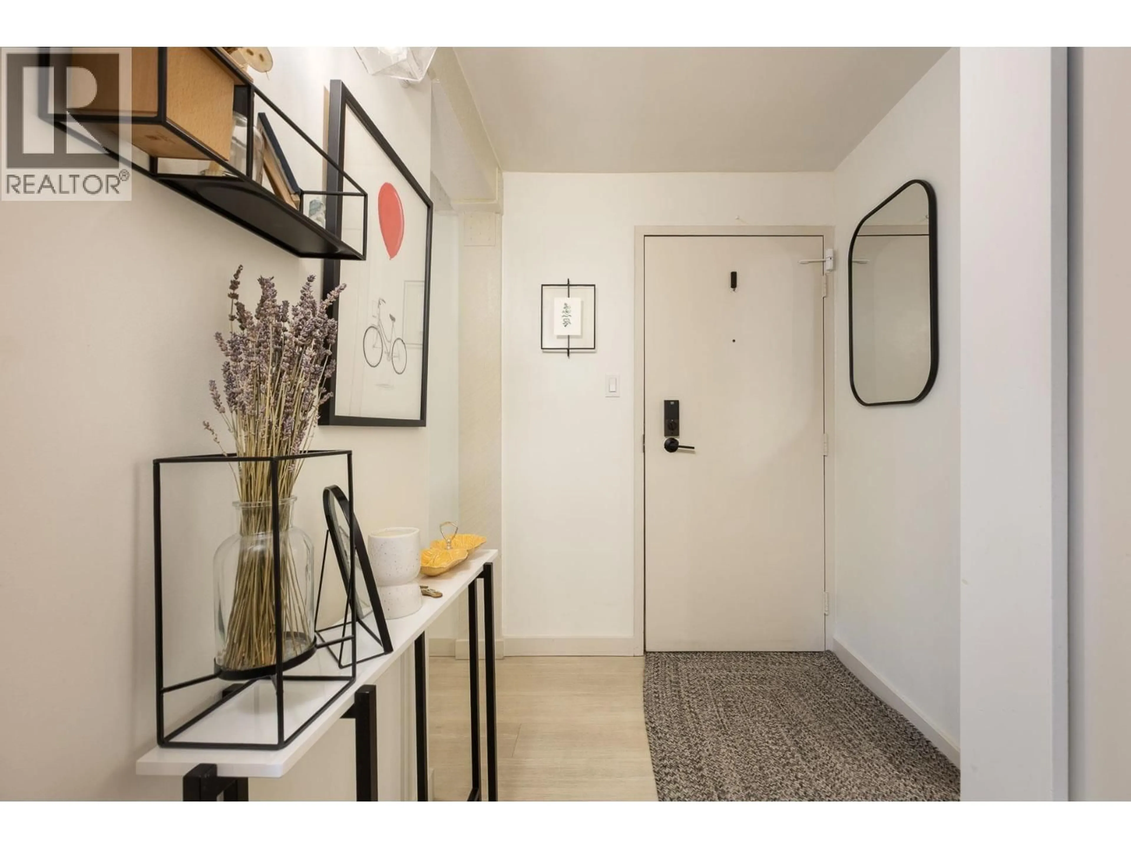 Indoor entryway for 101 - 1535 NELSON STREET, Vancouver British Columbia V6G1M2