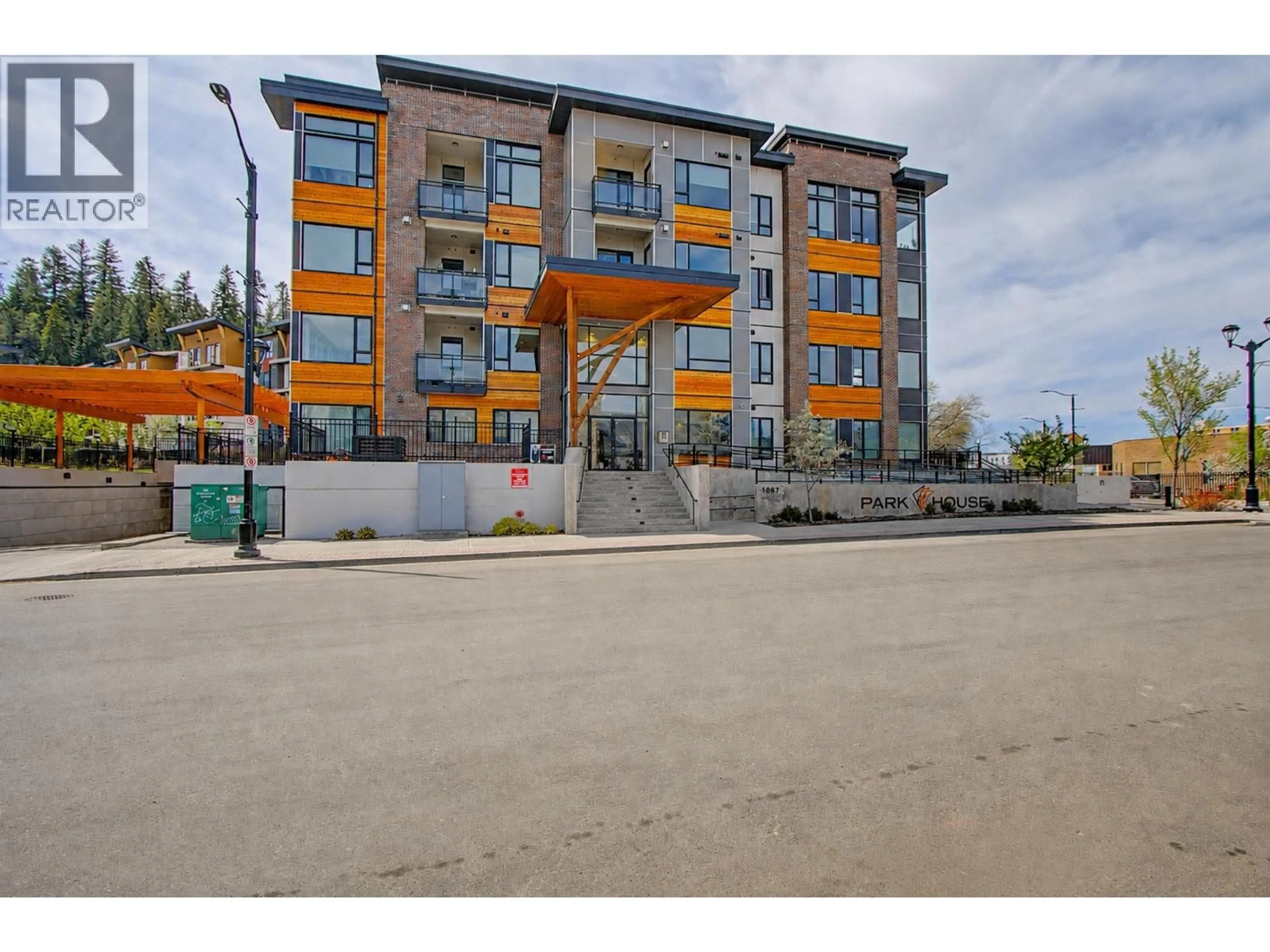Patio, building for 409 - 1087 6TH AVENUE, Prince George British Columbia V2L0E5