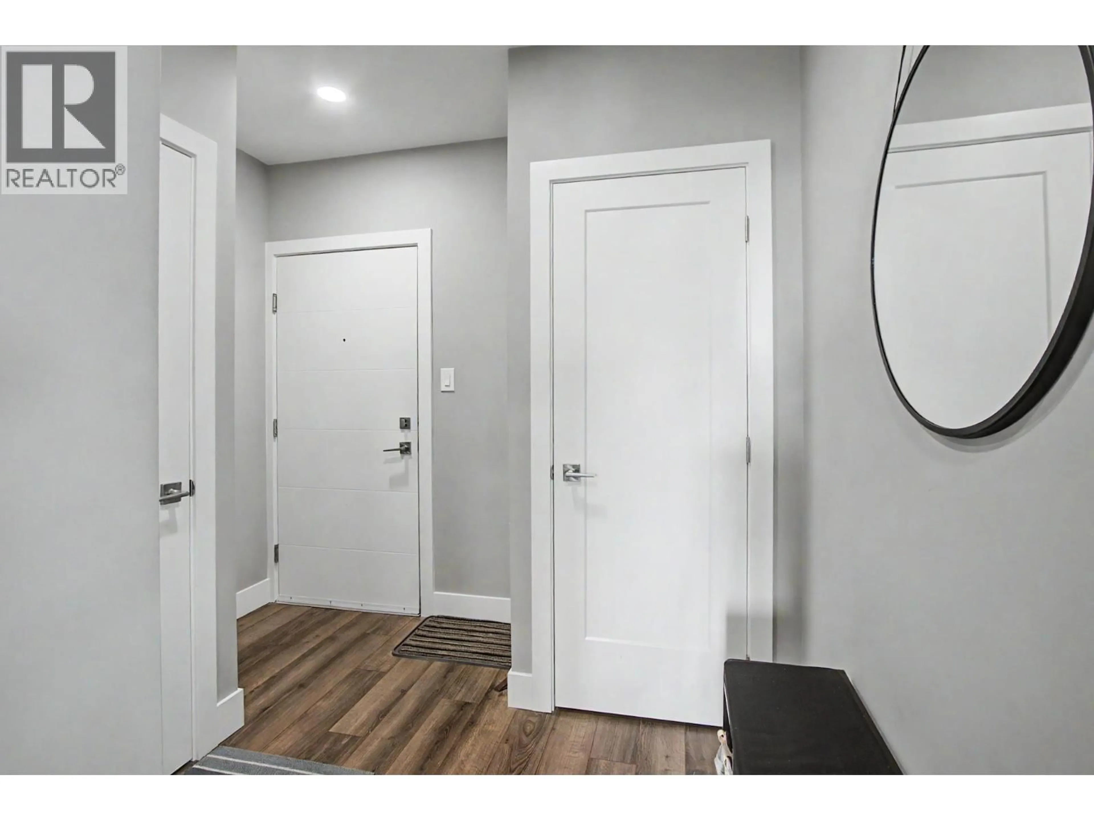 Indoor entryway for 409 - 1087 6TH AVENUE, Prince George British Columbia V2L0E5
