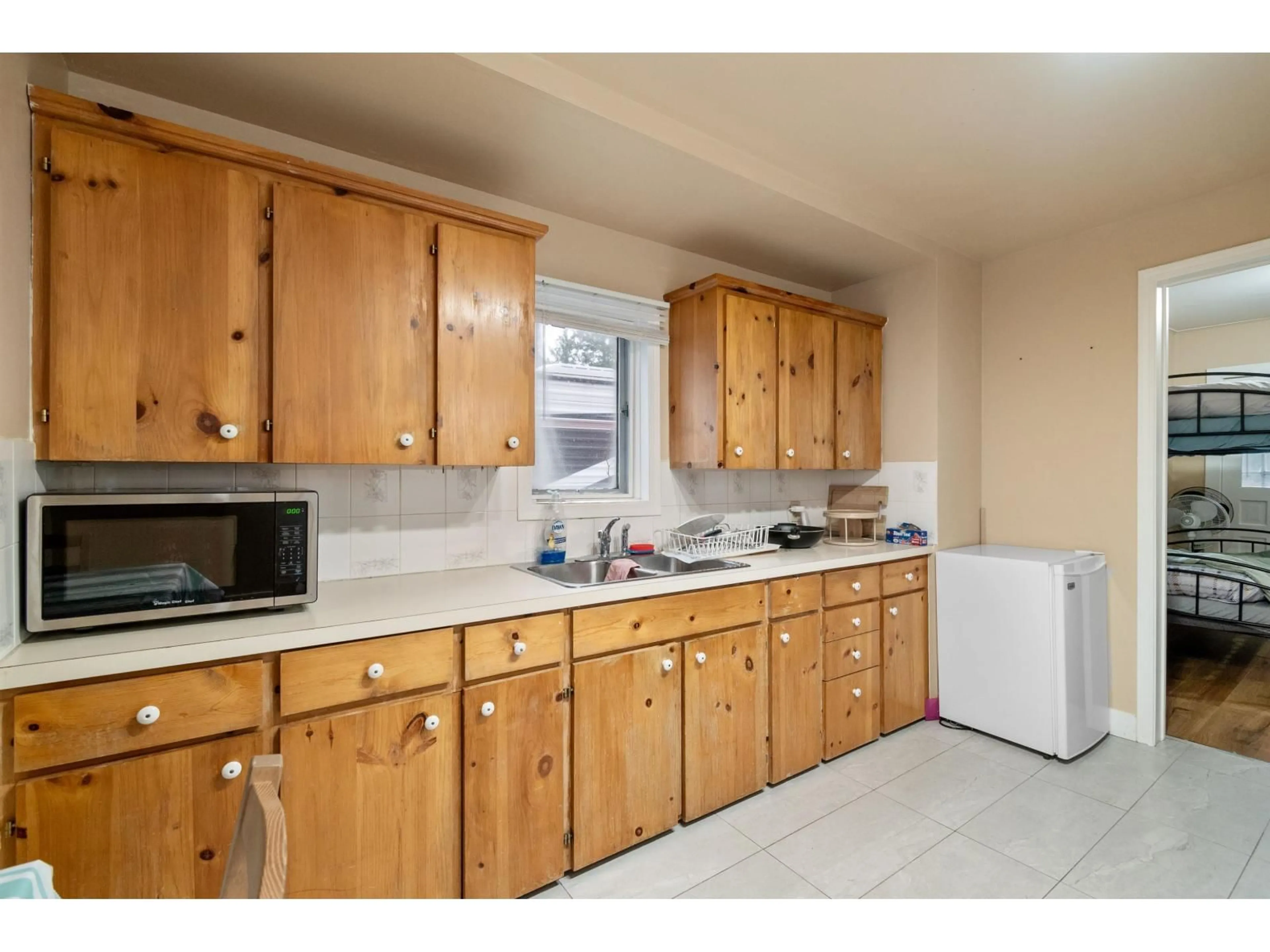 Standard kitchen, unknown for 366 WATER AVENUE, Hope British Columbia V0X1L0
