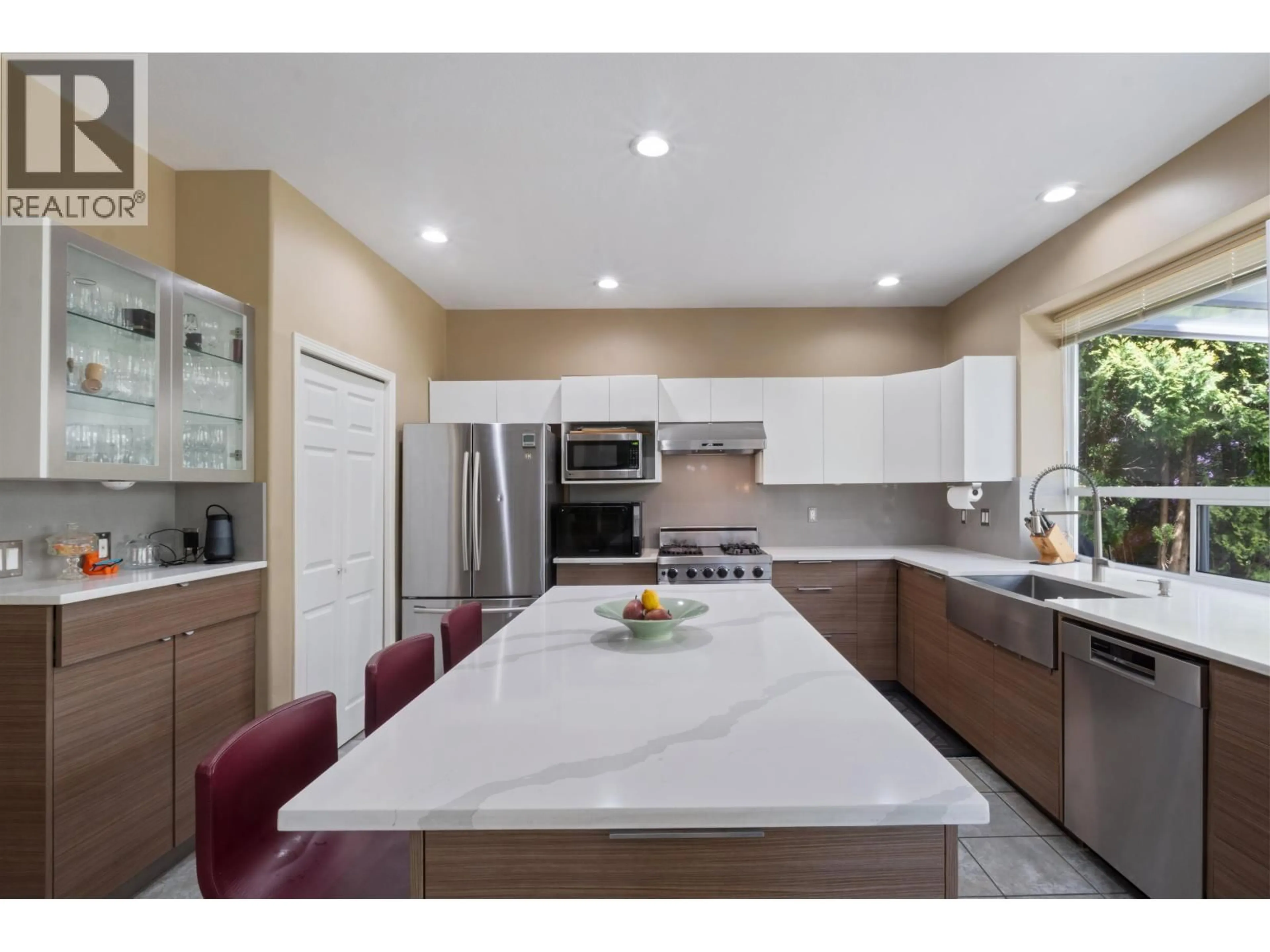 Open concept kitchen, ceramic/tile floor for 43 LINDEN COURT, Port Moody British Columbia V3H5C1