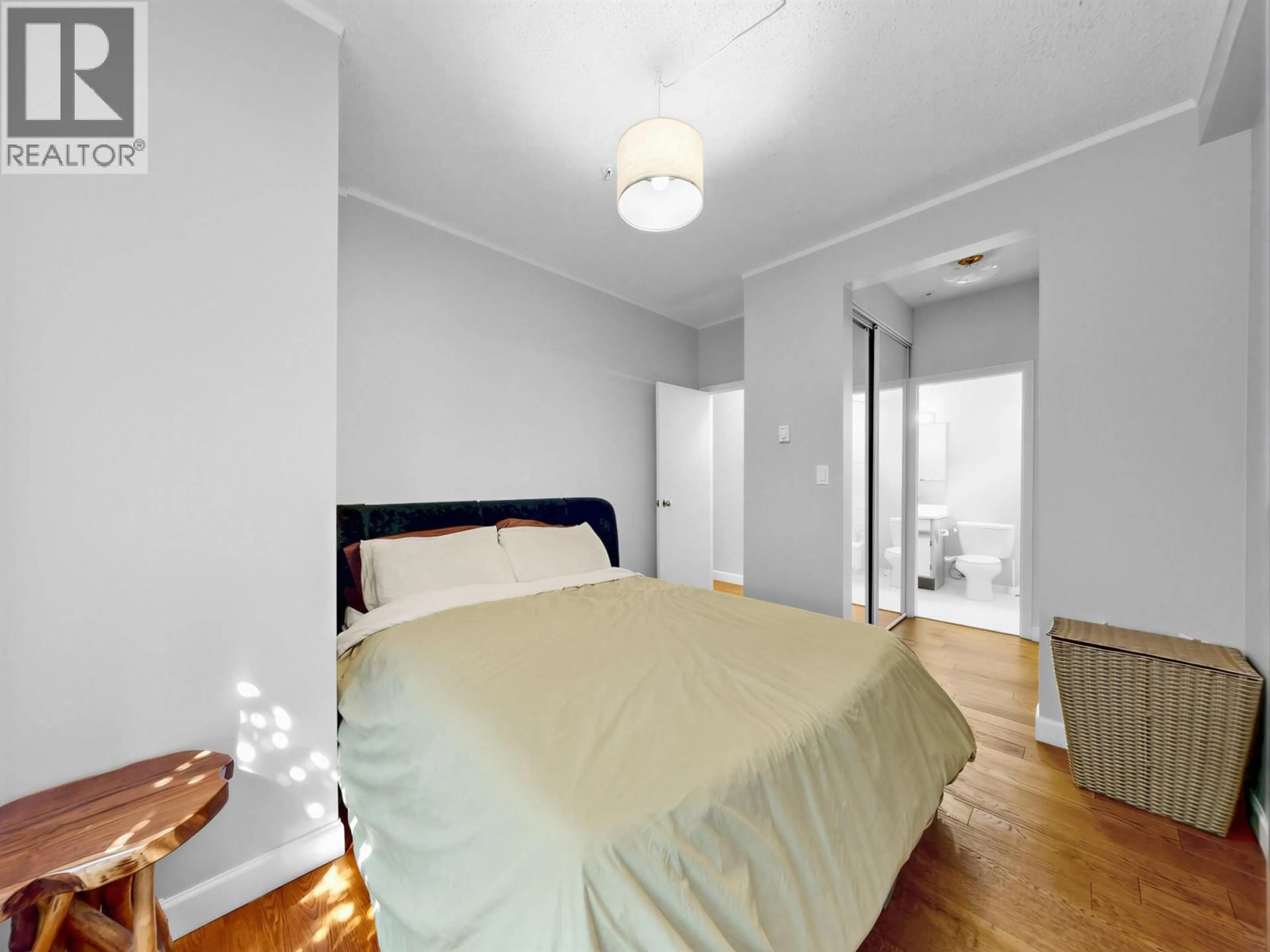 Bedroom with bed, unknown for 103 - 2252 W 5TH AVENUE, Vancouver British Columbia V6K1S3
