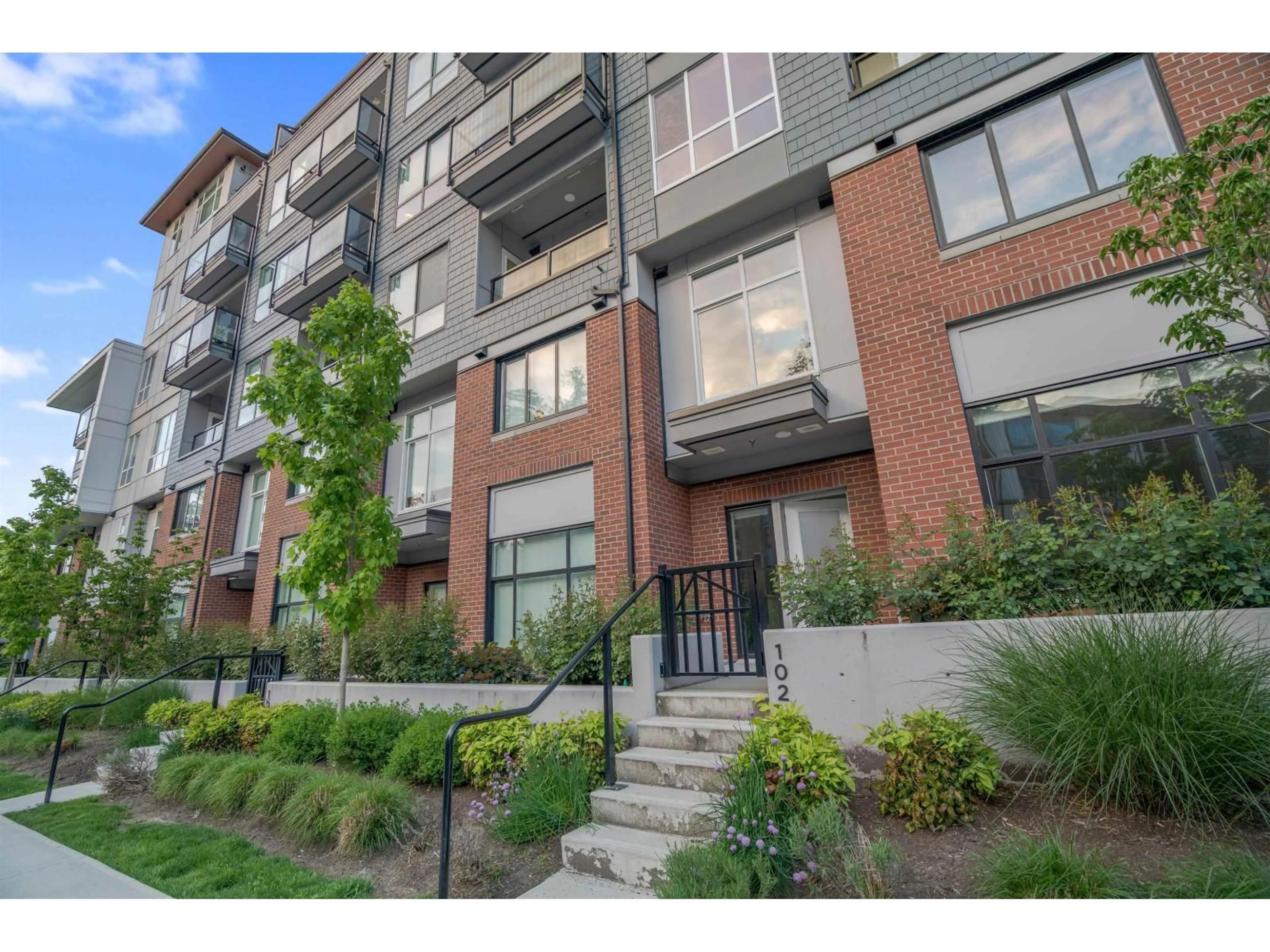Unknown for 102 - 3528 146A STREET, Surrey British Columbia V4P0H4