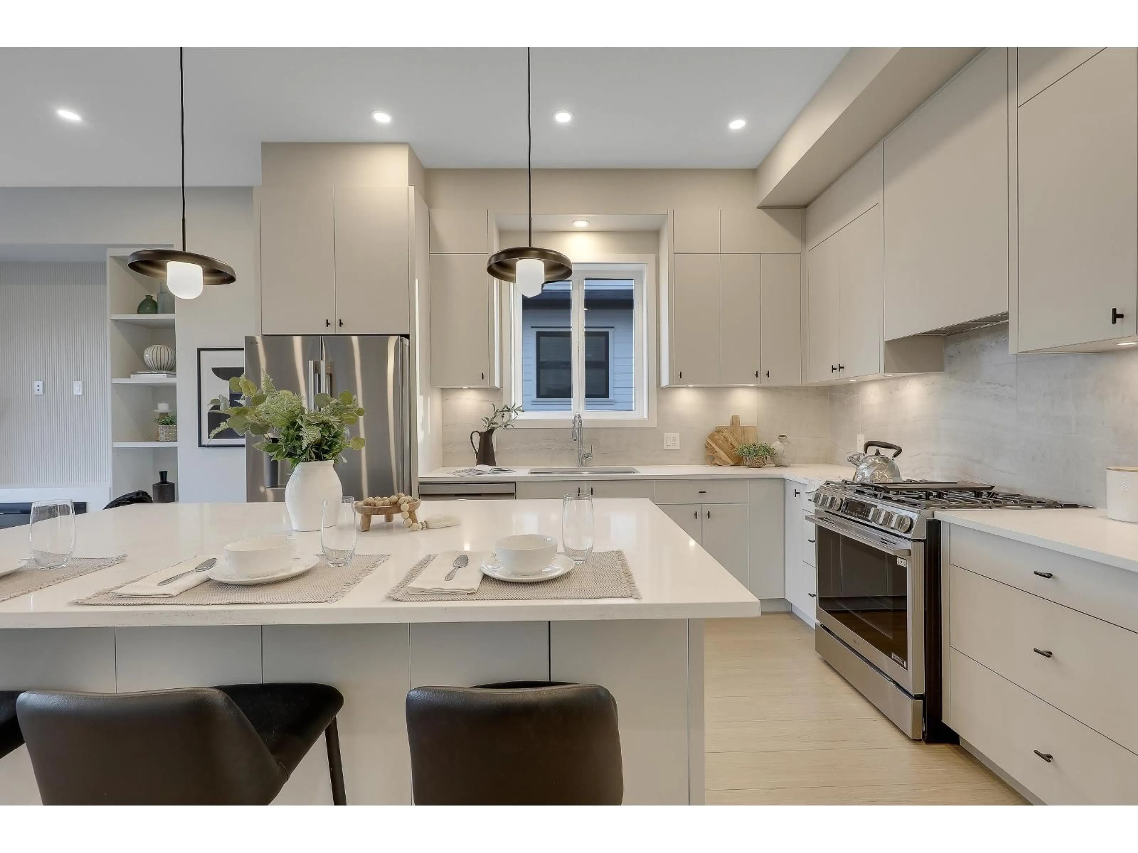 Open concept kitchen, ceramic/tile floor for 7734 196 STREET, Langley British Columbia V2Y3V4