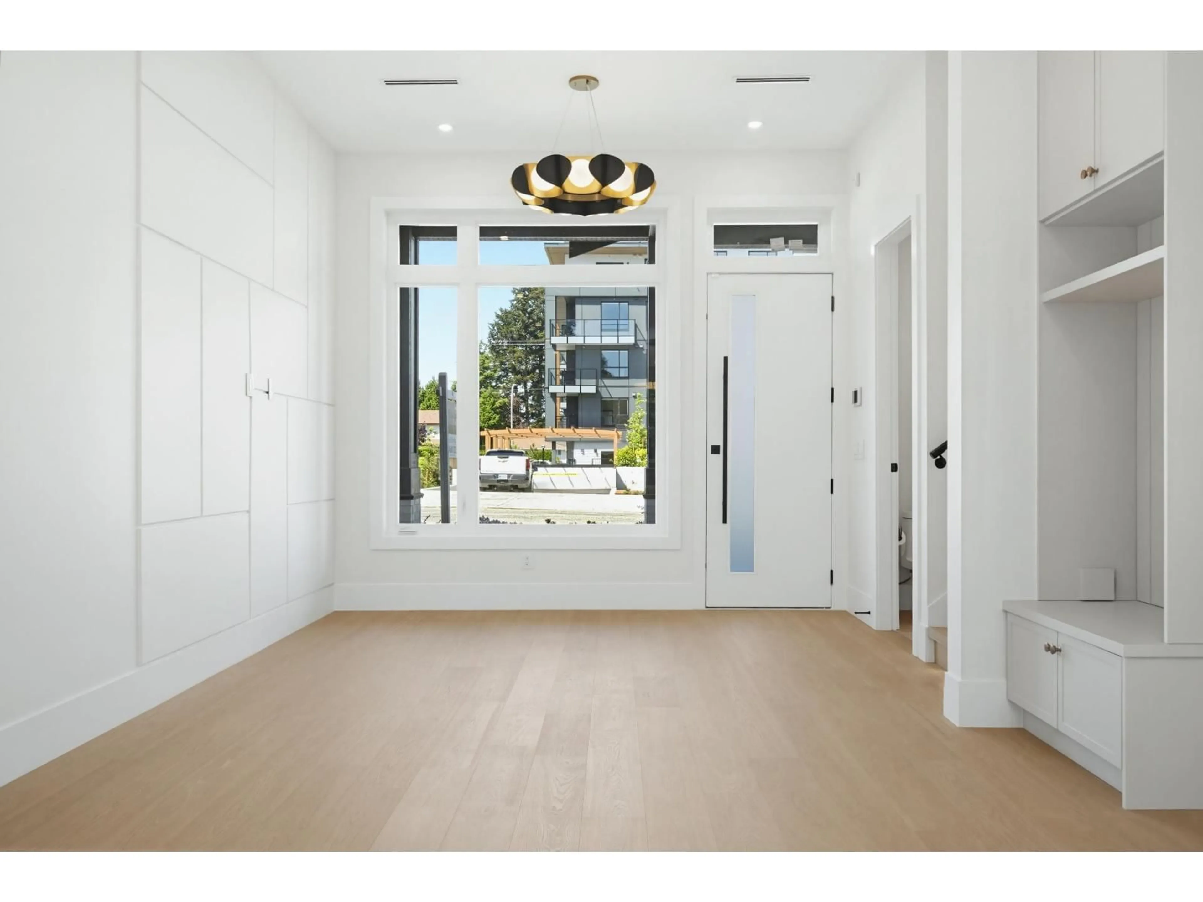 Indoor entryway for 15630 23A AVENUE, Surrey British Columbia V0V0V0