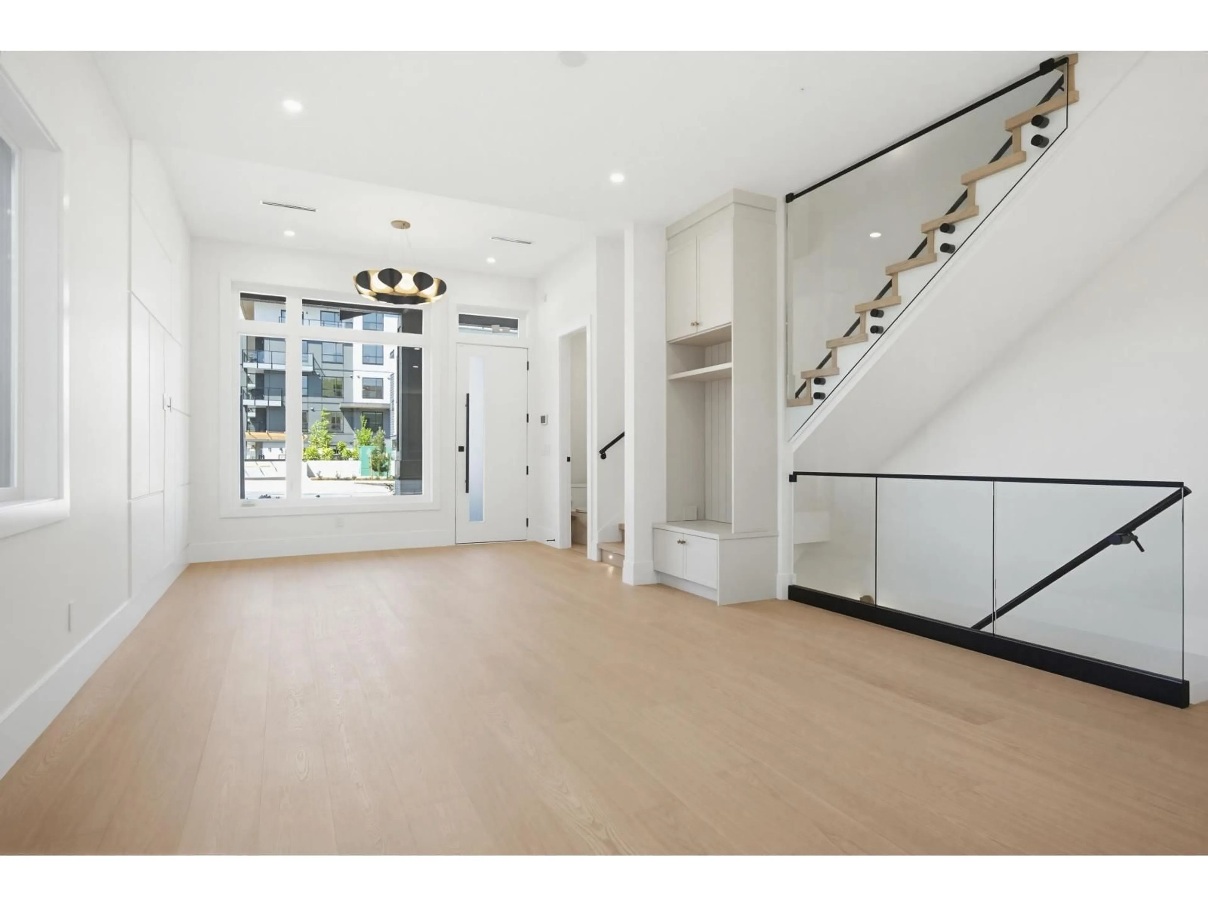 Indoor foyer for 15630 23A AVENUE, Surrey British Columbia V0V0V0