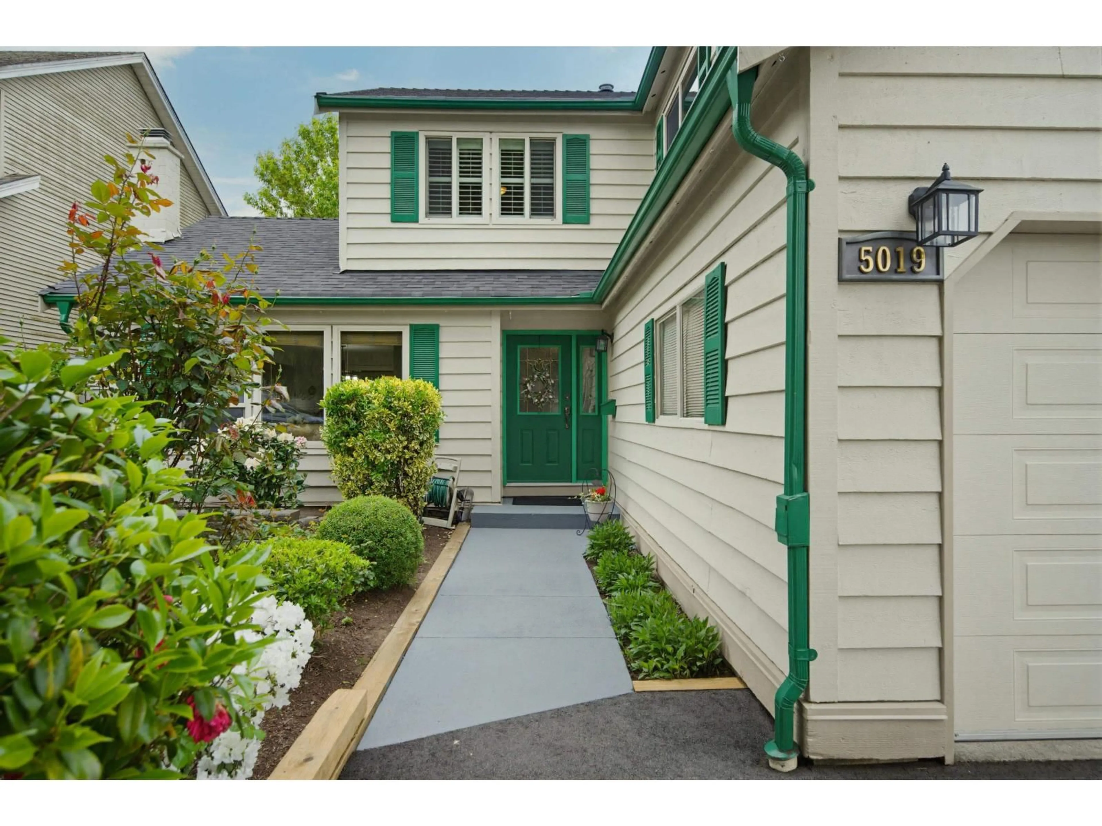 Unknown for 5019 200B STREET, Langley British Columbia V3A7J1