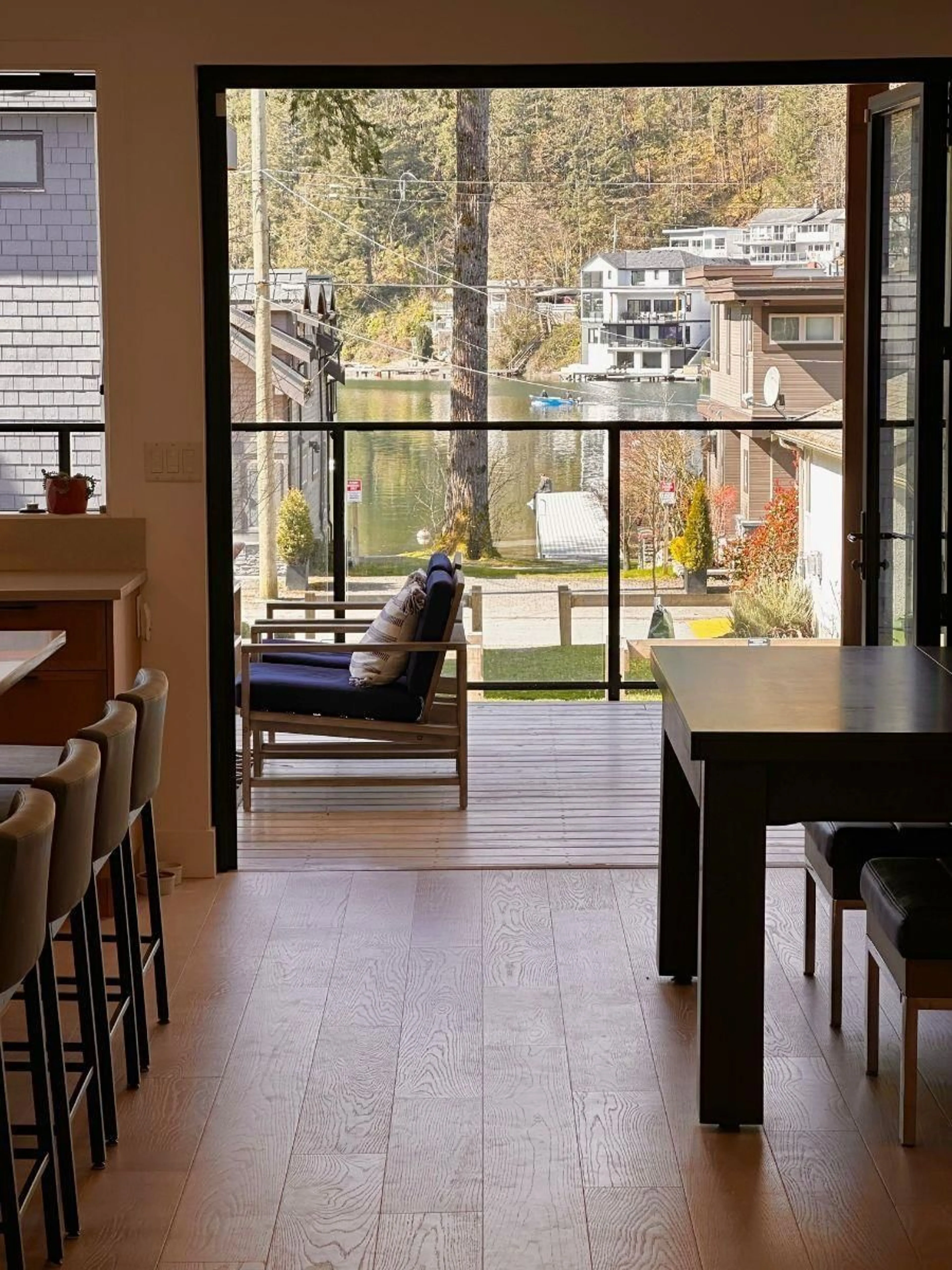 Contemporary kitchen, unknown for 301 SECOND AVENUE, Cultus Lake British Columbia V2R4Y5
