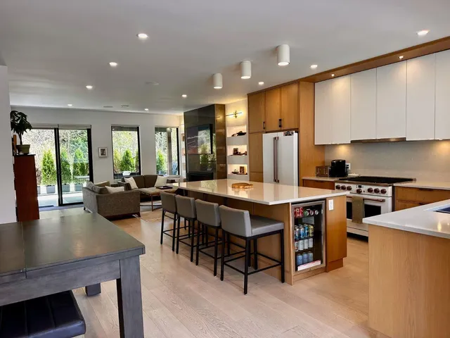 301 SECOND AVENUE, Cultus Lake 3