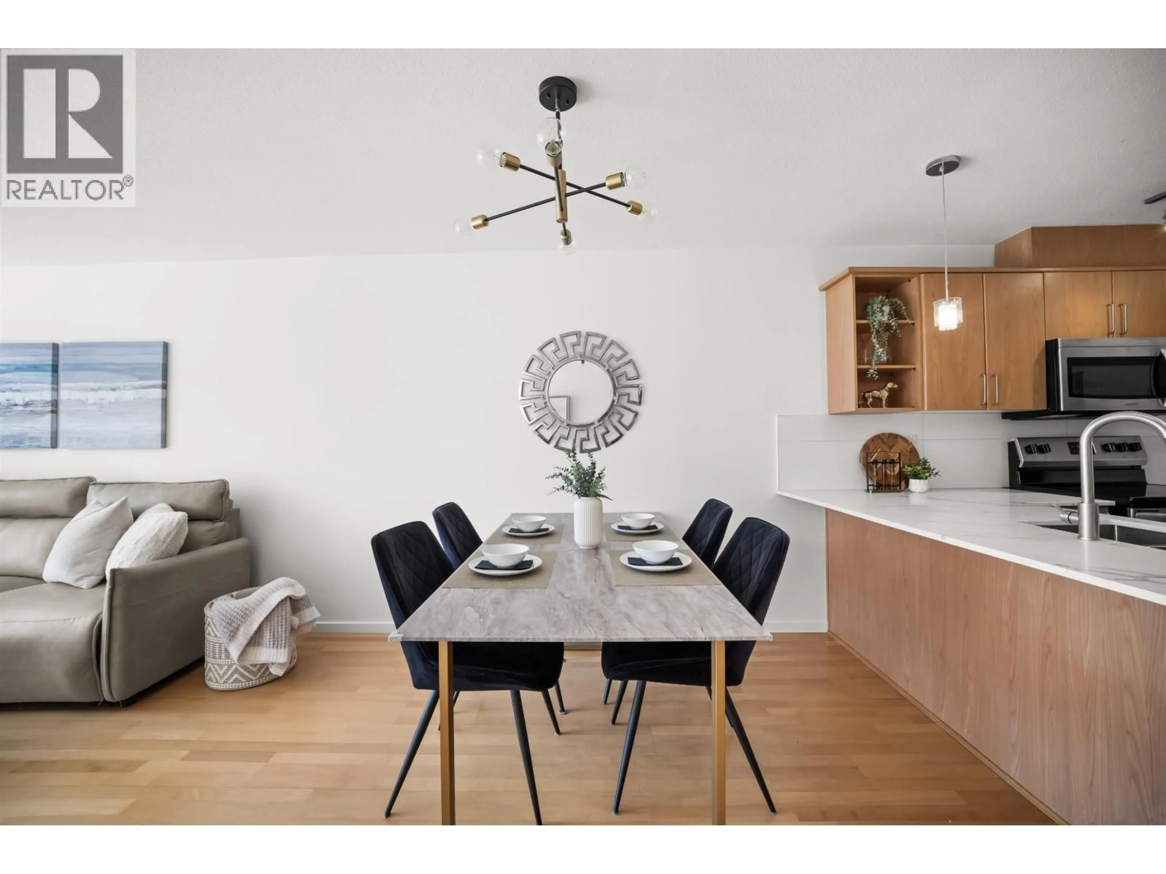 Unknown for 302 - 3142 ST JOHNS STREET, Port Moody British Columbia V3H5E5