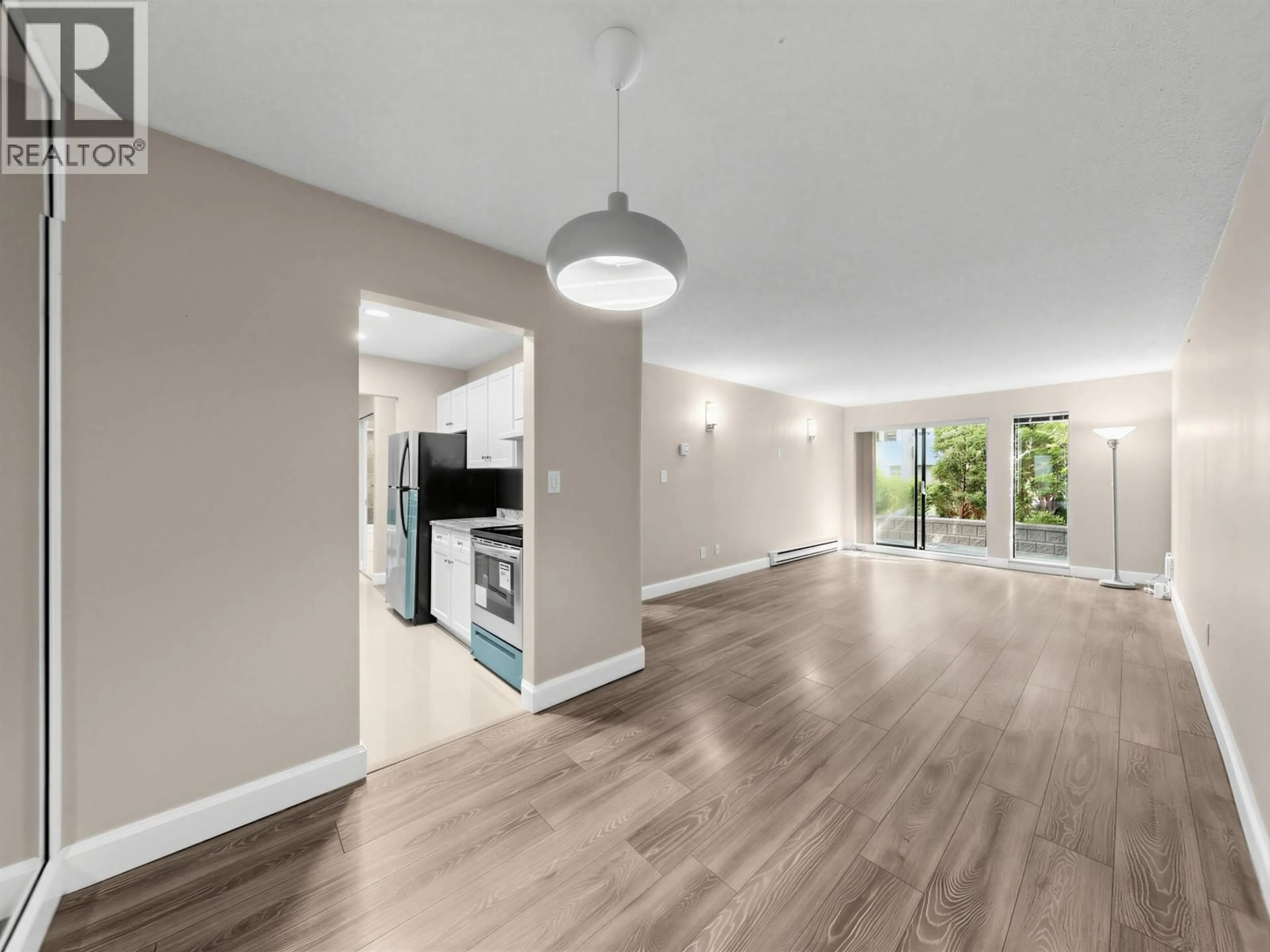 A pic of a room for 5 - 9584 MANCHESTER DRIVE, Burnaby British Columbia V3N4R1