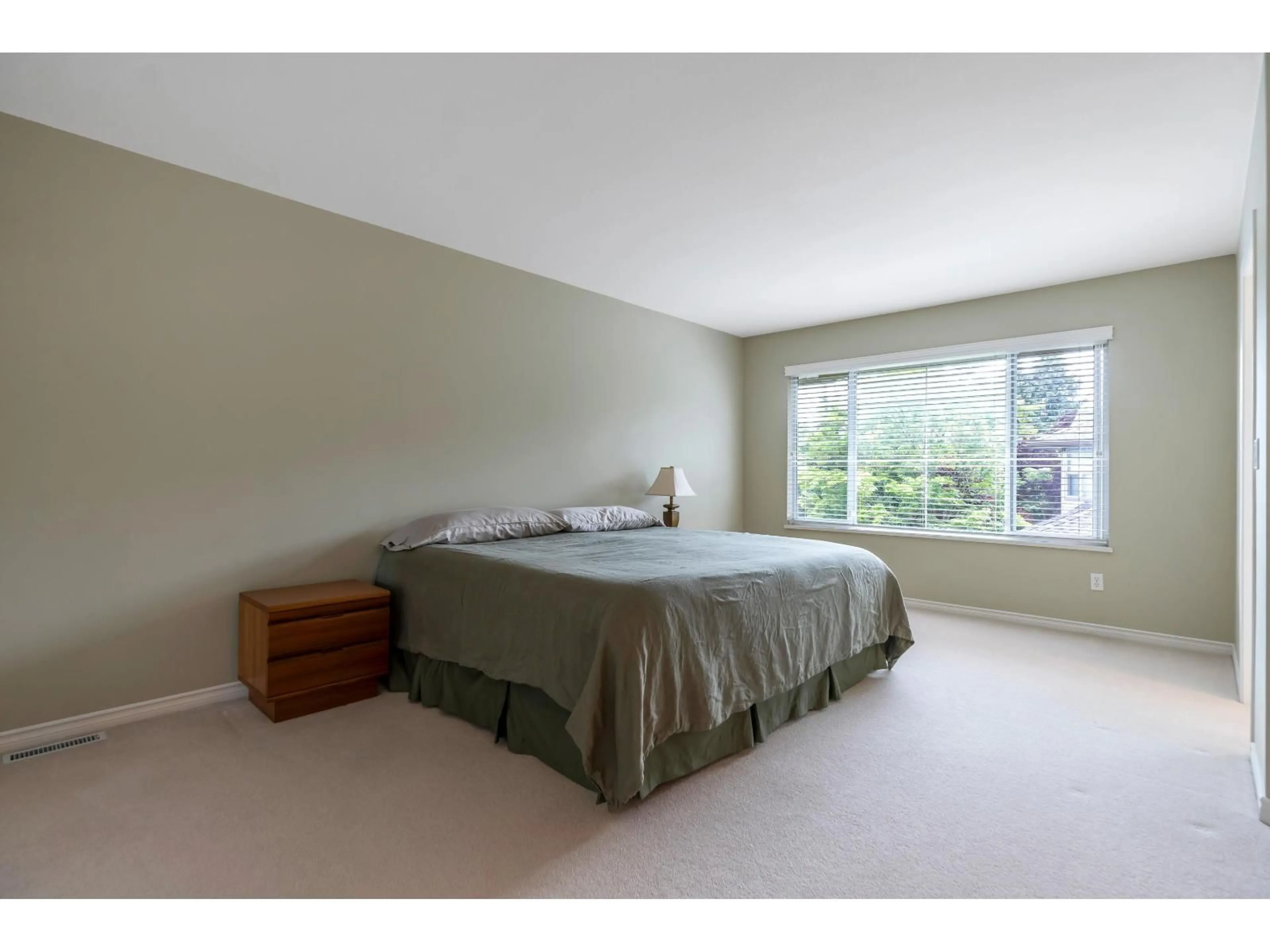 Bedroom with bed, unknown for 55 - 15860 82 AVENUE, Surrey British Columbia V4N0S8