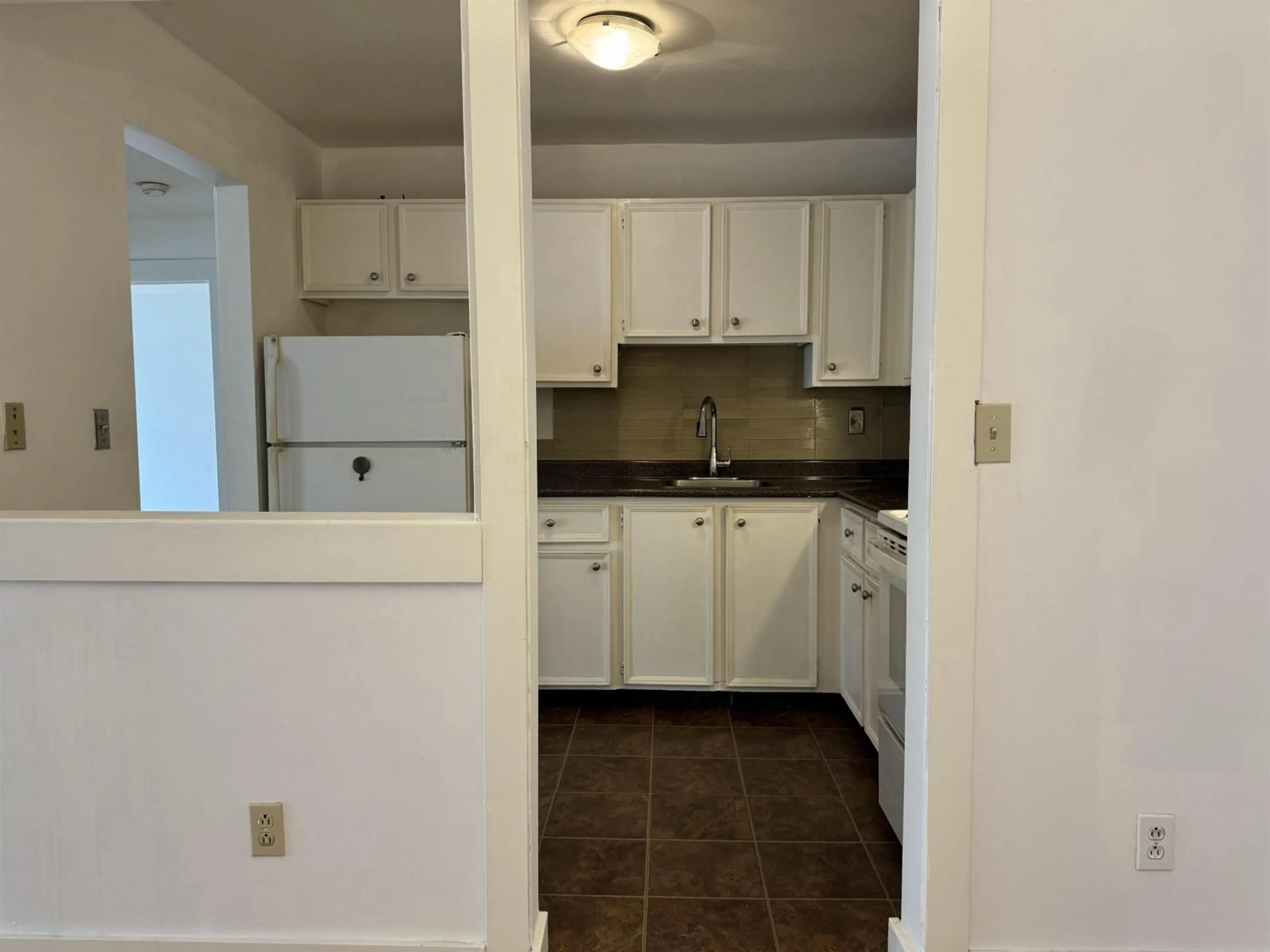 Standard kitchen, unknown for 229 - 32850 GEORGE FERGUSON WAY, Abbotsford British Columbia V2S7K1