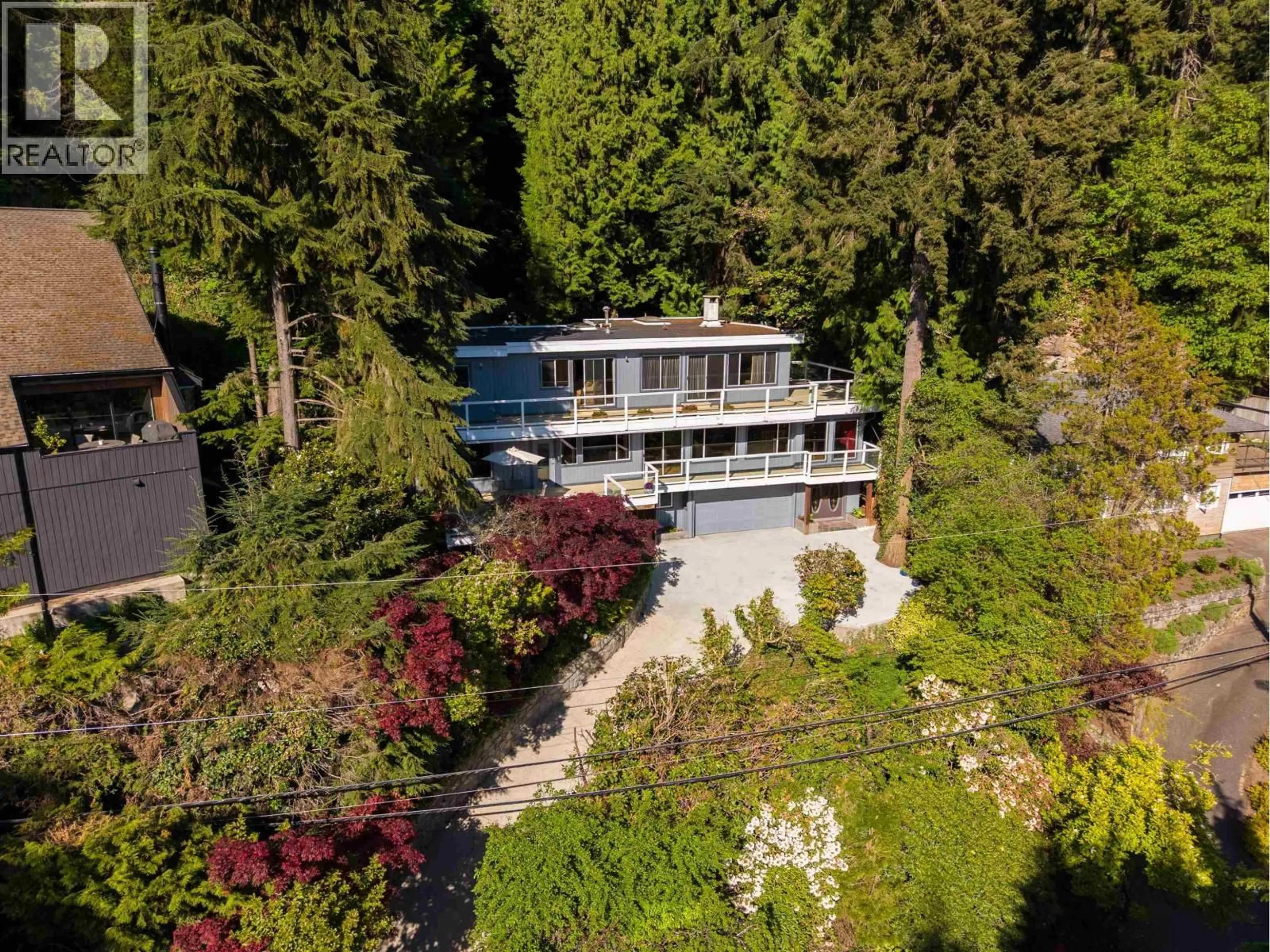 A pic from outside/outdoor area/front of a property/back of a property/a pic from drone, unknown for 3897 BAYRIDGE AVENUE, West Vancouver British Columbia V7V3J3
