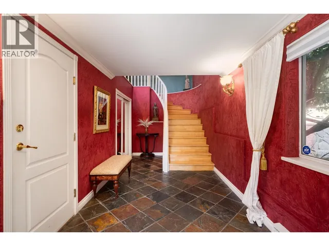 3897 BAYRIDGE AVENUE, West Vancouver 4
