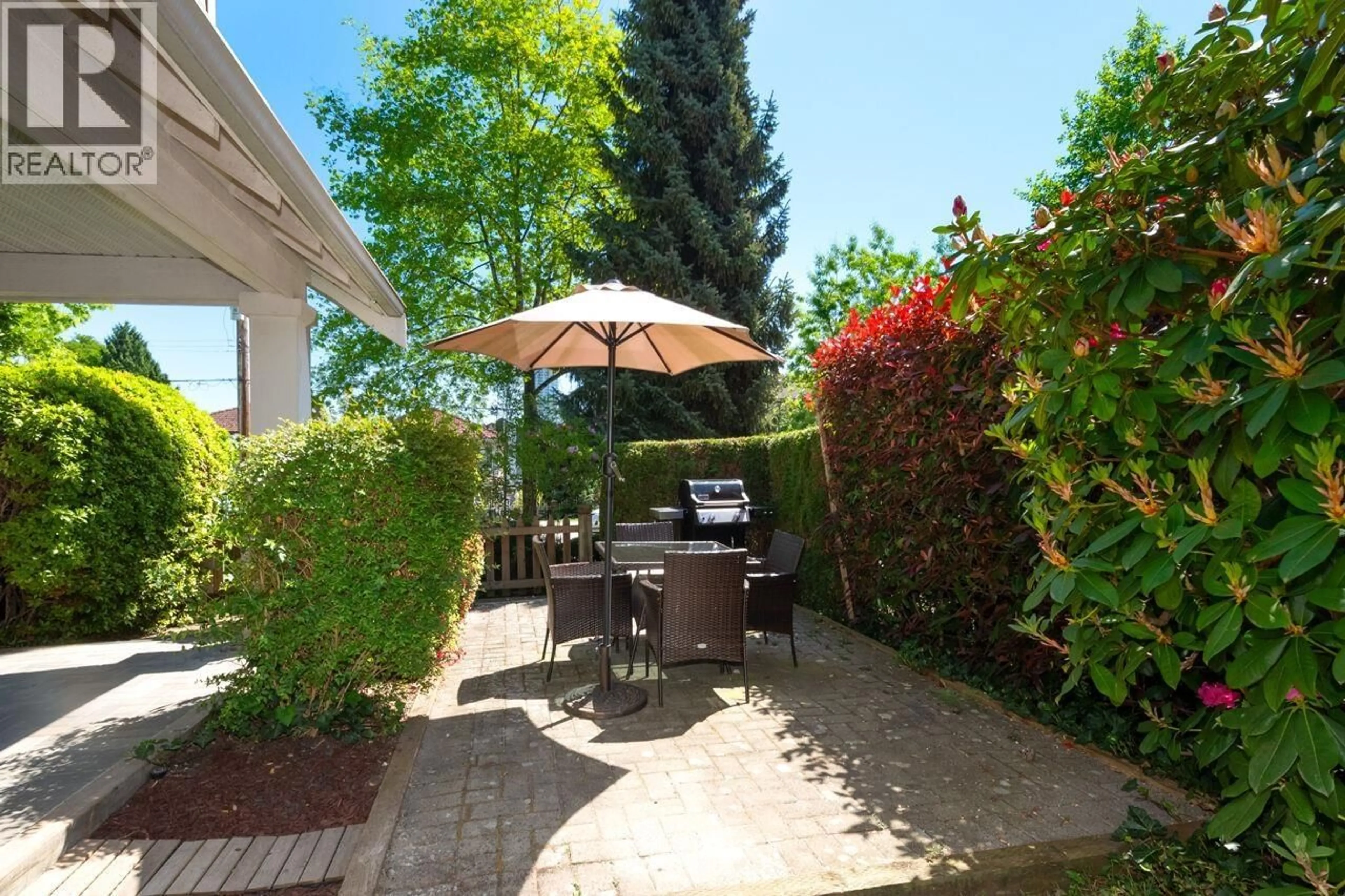 Patio, street for 1 - 7179 18TH AVENUE, Burnaby British Columbia V3N1H2