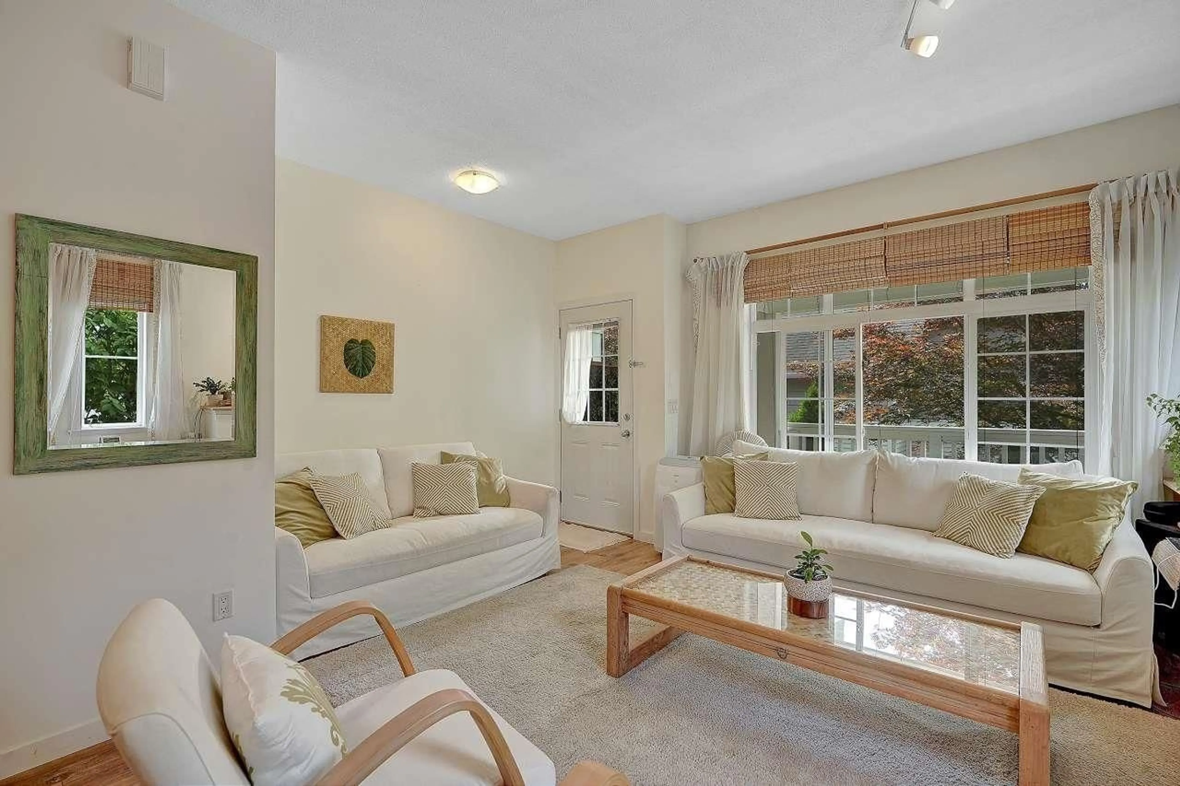 Living room with furniture, unknown for 15 - 6852 193 STREET, Surrey British Columbia V4N0C8