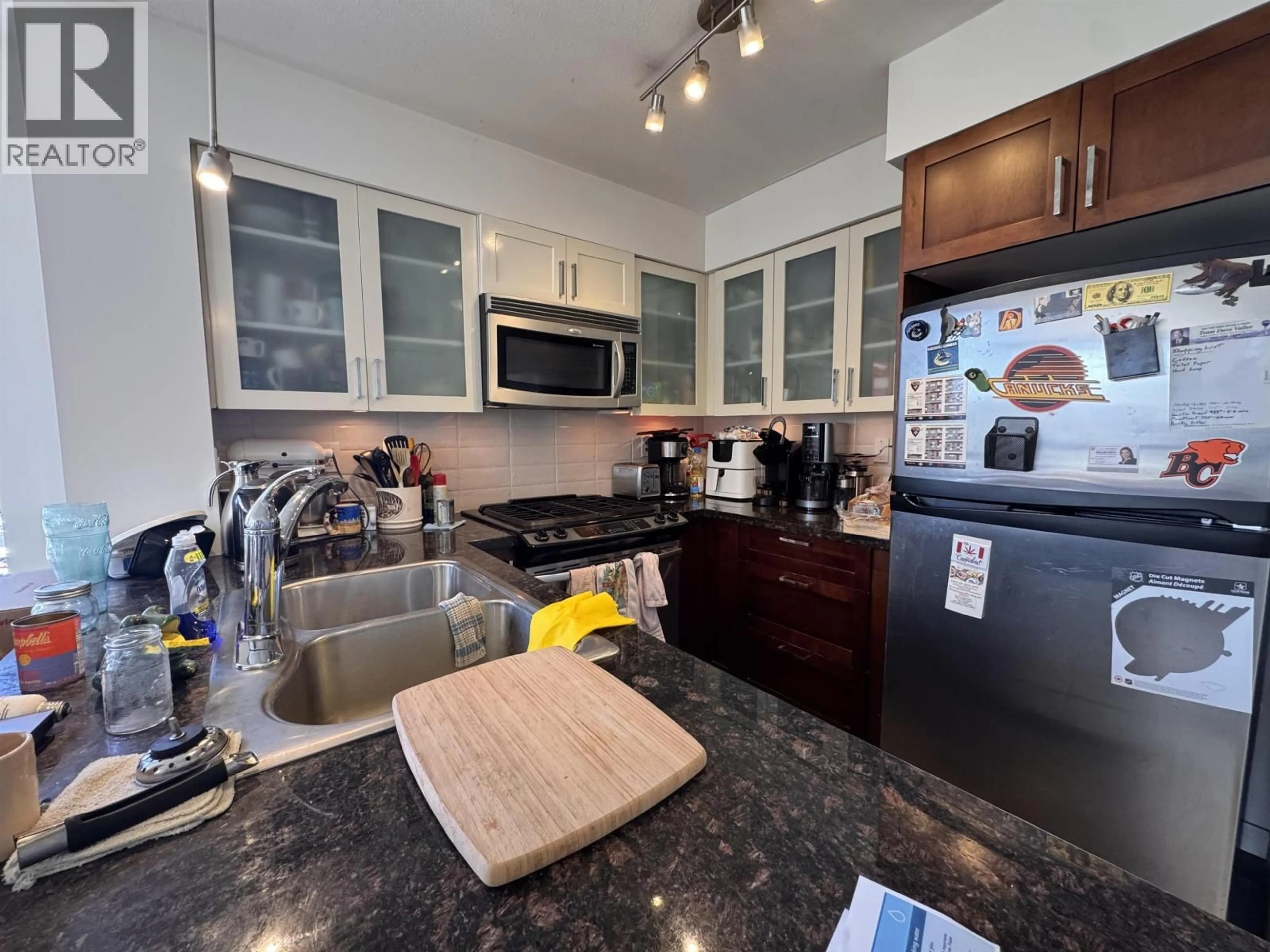 Open concept kitchen, unknown for 1107 - 1 RENAISSANCE SQUARE, New Westminster British Columbia V3M0B6