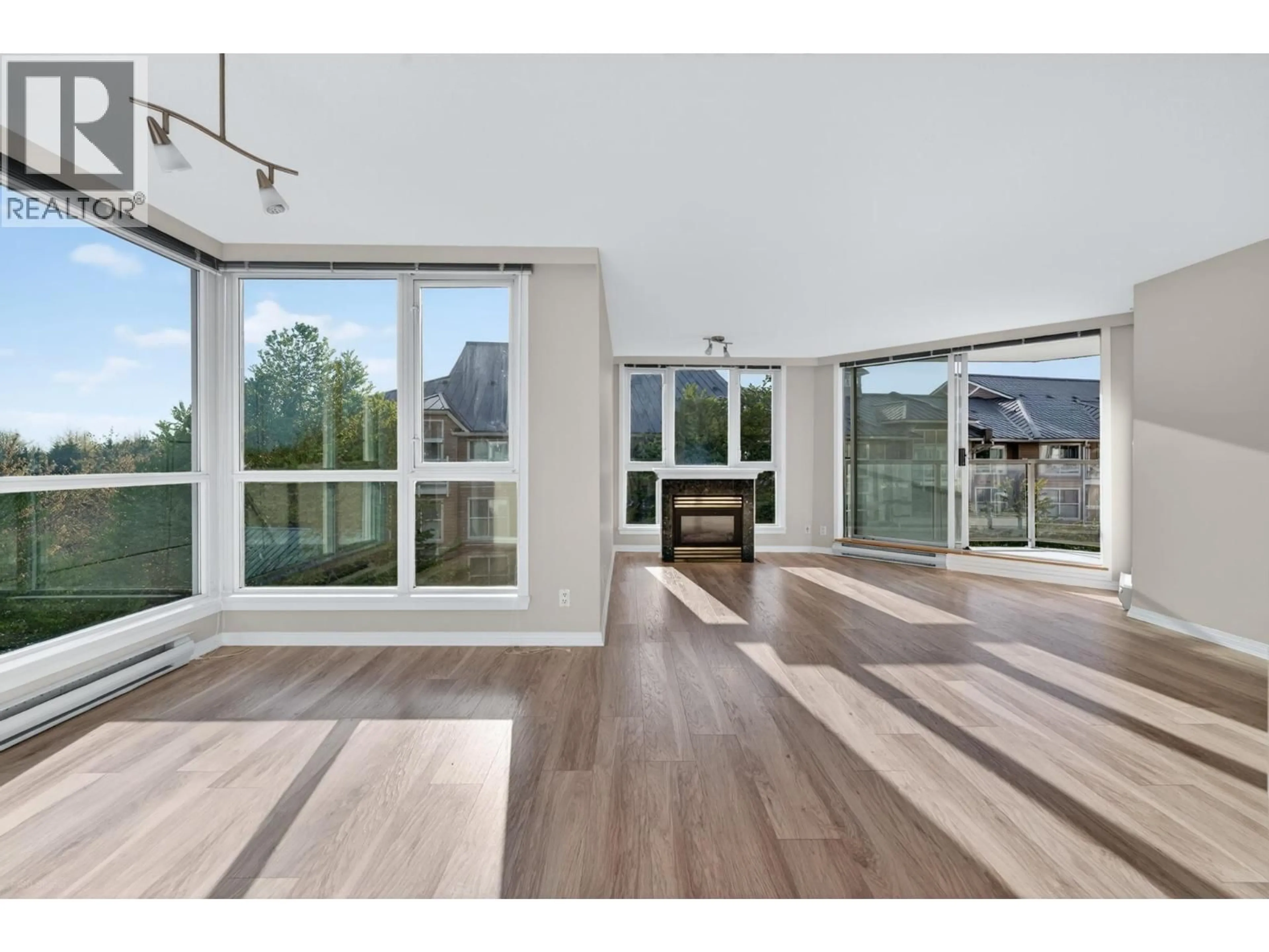 Unknown for 401 - 5860 DOVER CRESCENT, Richmond British Columbia V7C5S6