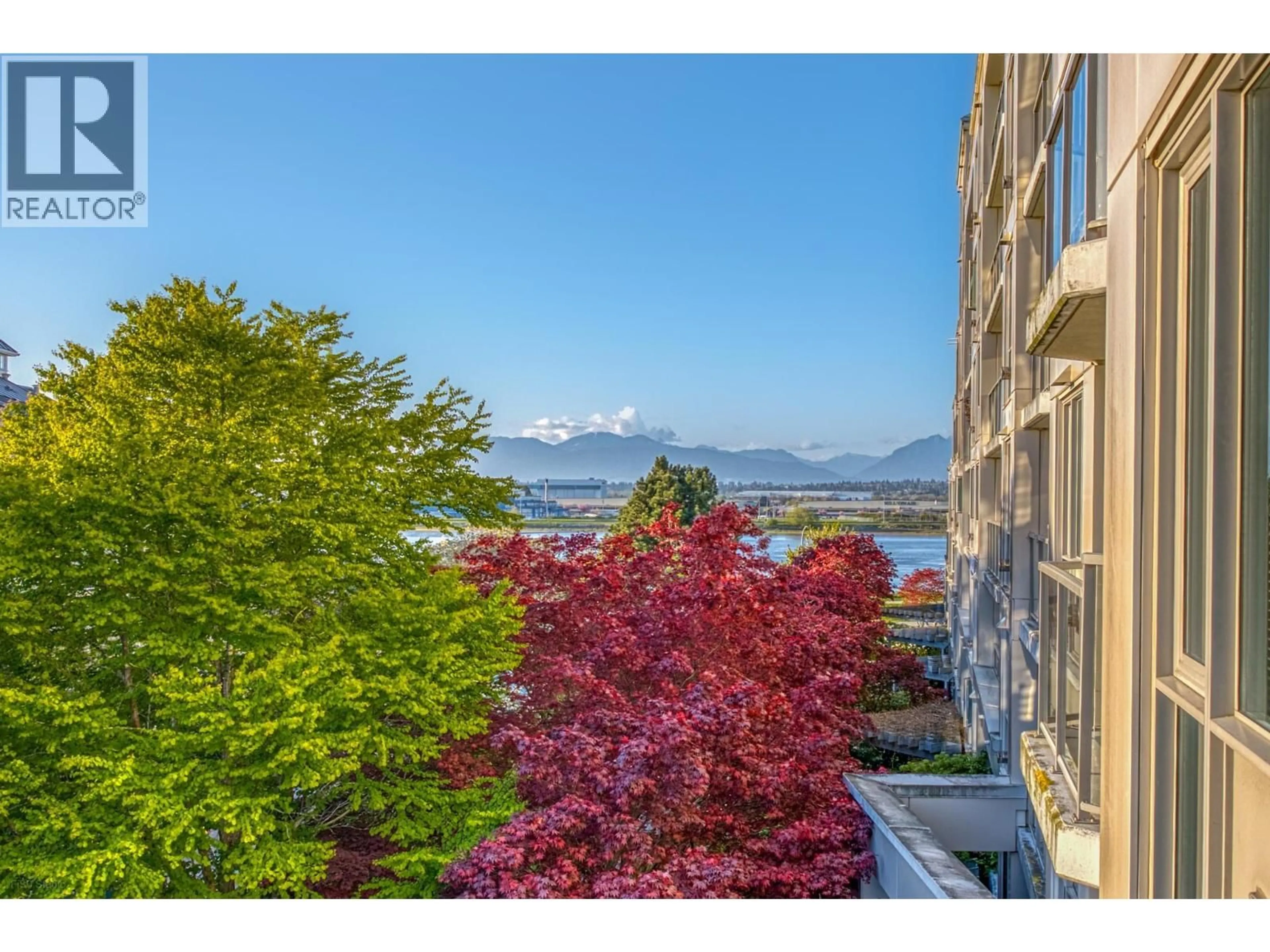 Unknown for 401 - 5860 DOVER CRESCENT, Richmond British Columbia V7C5S6