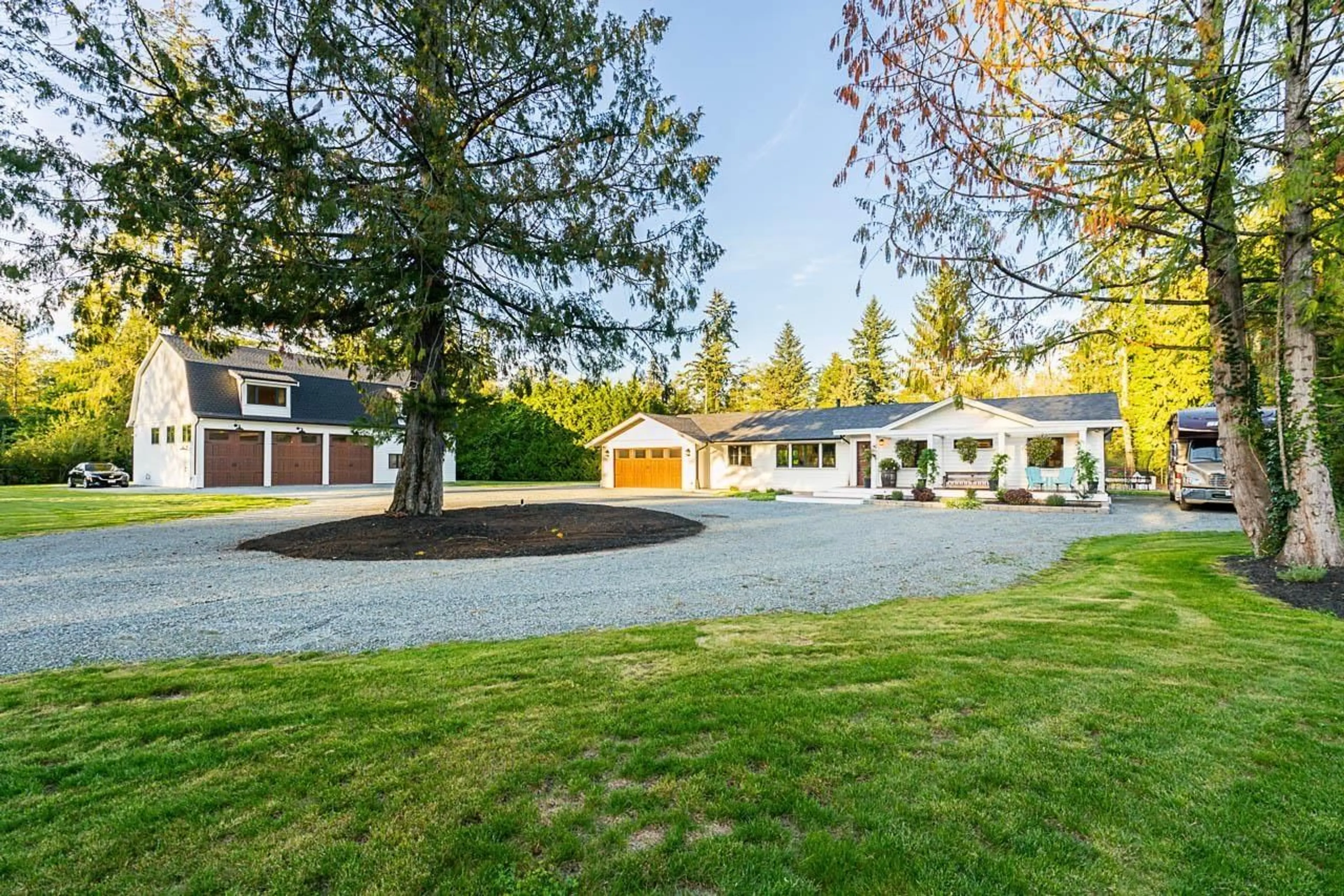 A pic from outside/outdoor area/front of a property/back of a property/a pic from drone, mountain view for 4650 MARTINGALE CRESCENT, Langley British Columbia V2Z2L6