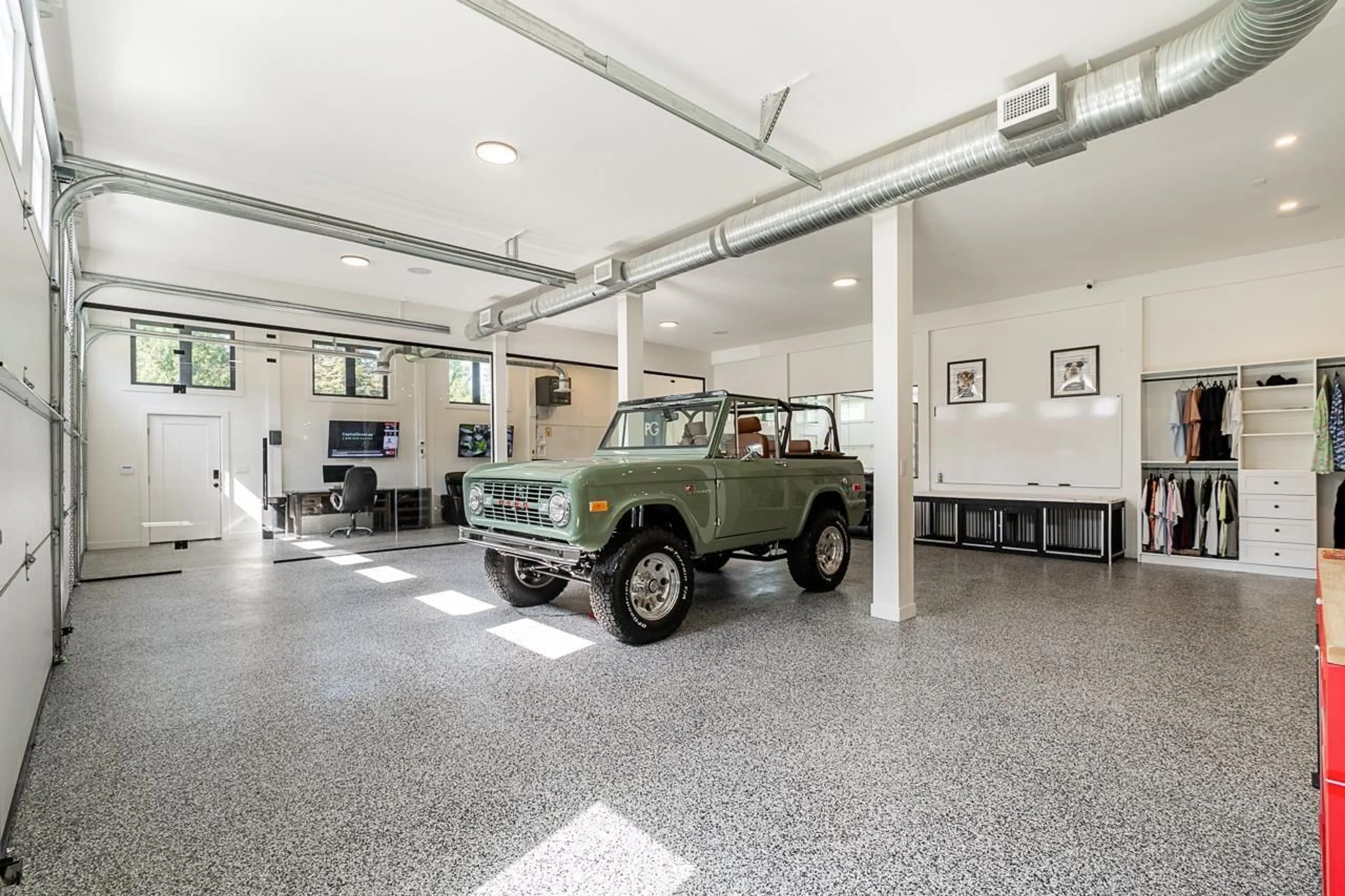 Indoor garage for 4650 MARTINGALE CRESCENT, Langley British Columbia V2Z2L6