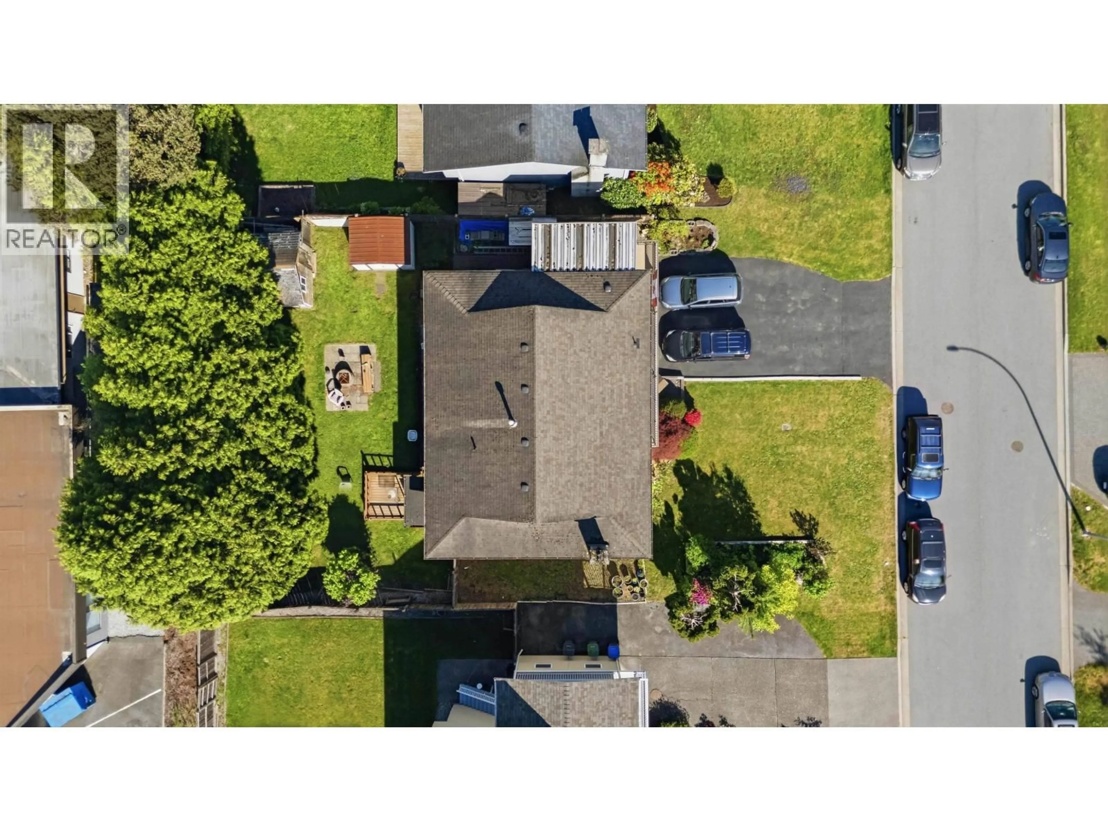 A pic from outside/outdoor area/front of a property/back of a property/a pic from drone, street for 1939 CONNAUGHT AVENUE, Port Coquitlam British Columbia V3C4C5