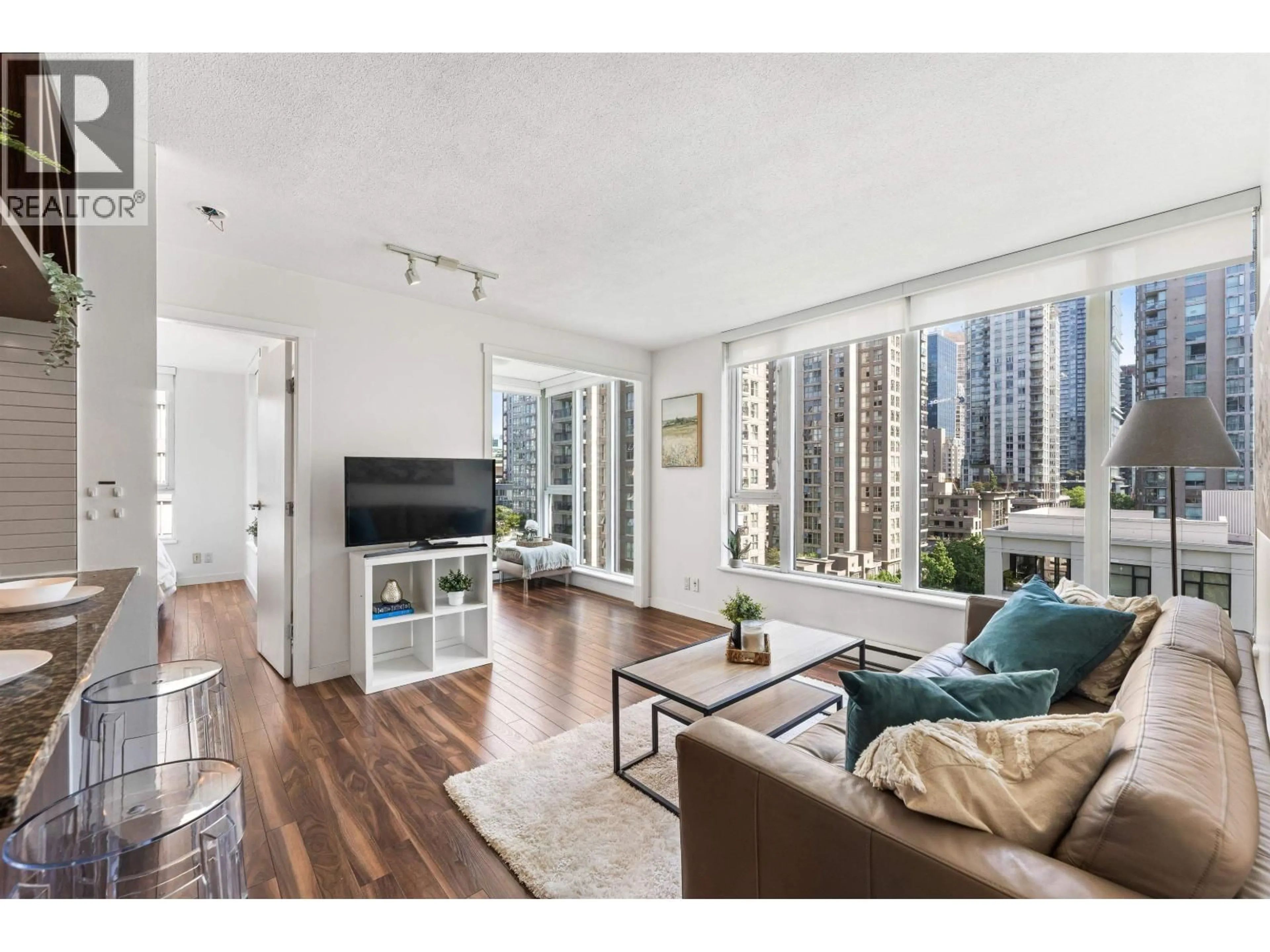 Living room with furniture, unknown for 1002 - 1010 RICHARDS STREET, Vancouver British Columbia V6B1G2