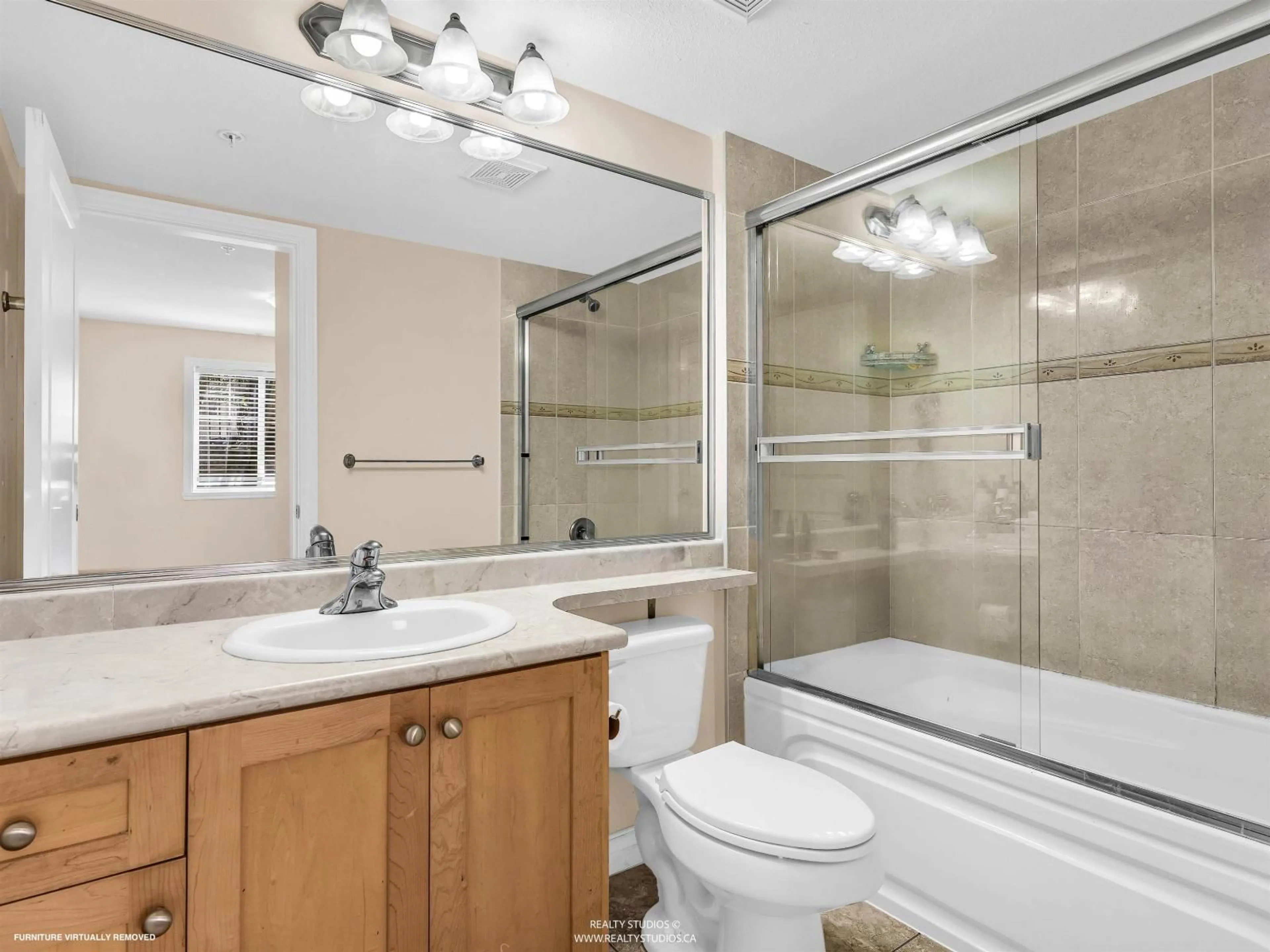 Standard bathroom, ceramic/tile floor for 49 - 11255 132 STREET, Surrey British Columbia V3R4R3
