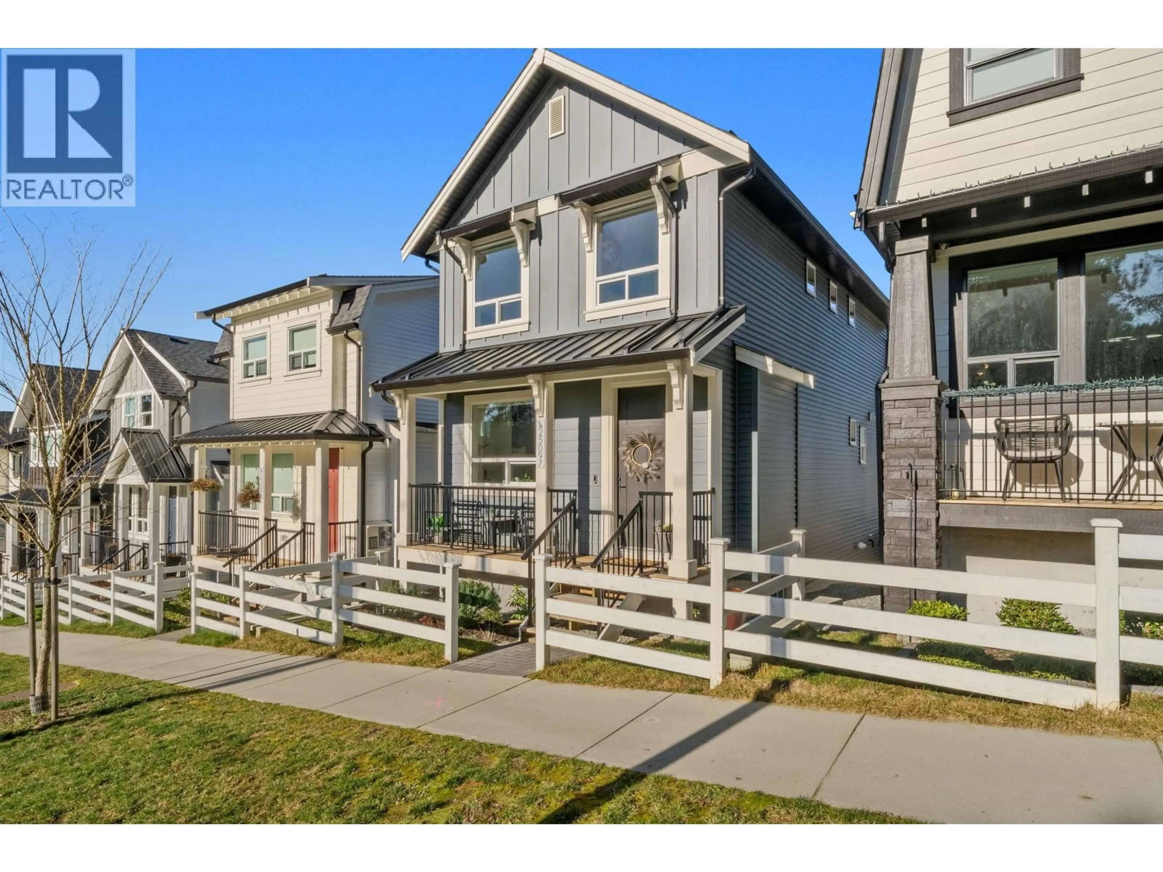 Home with vinyl exterior material, street for 25097 112 AVENUE, Maple Ridge British Columbia V2W0K6