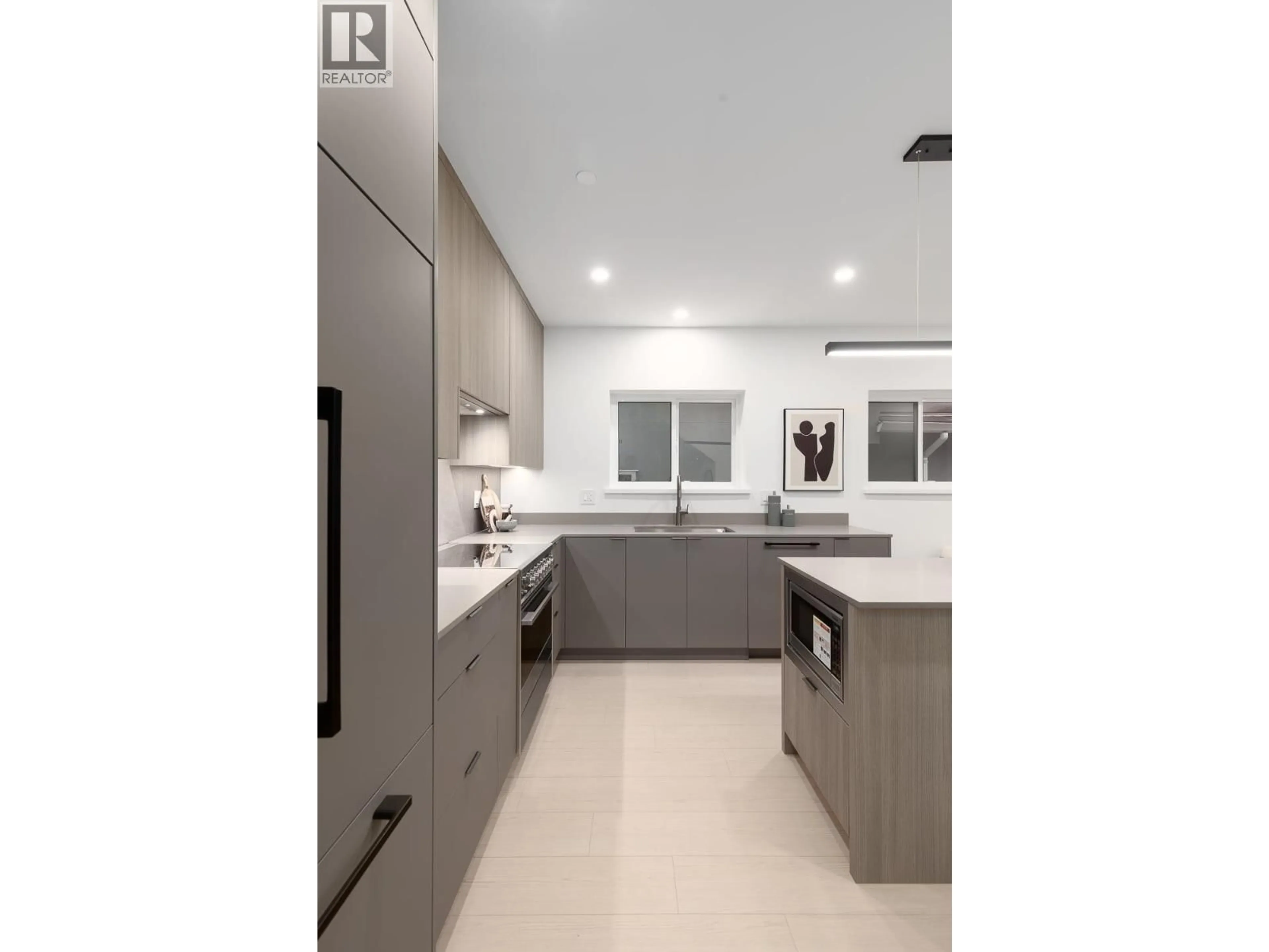 Contemporary kitchen, unknown for 204 - 2329 34TH AVENUE, Vancouver British Columbia V5R2S6