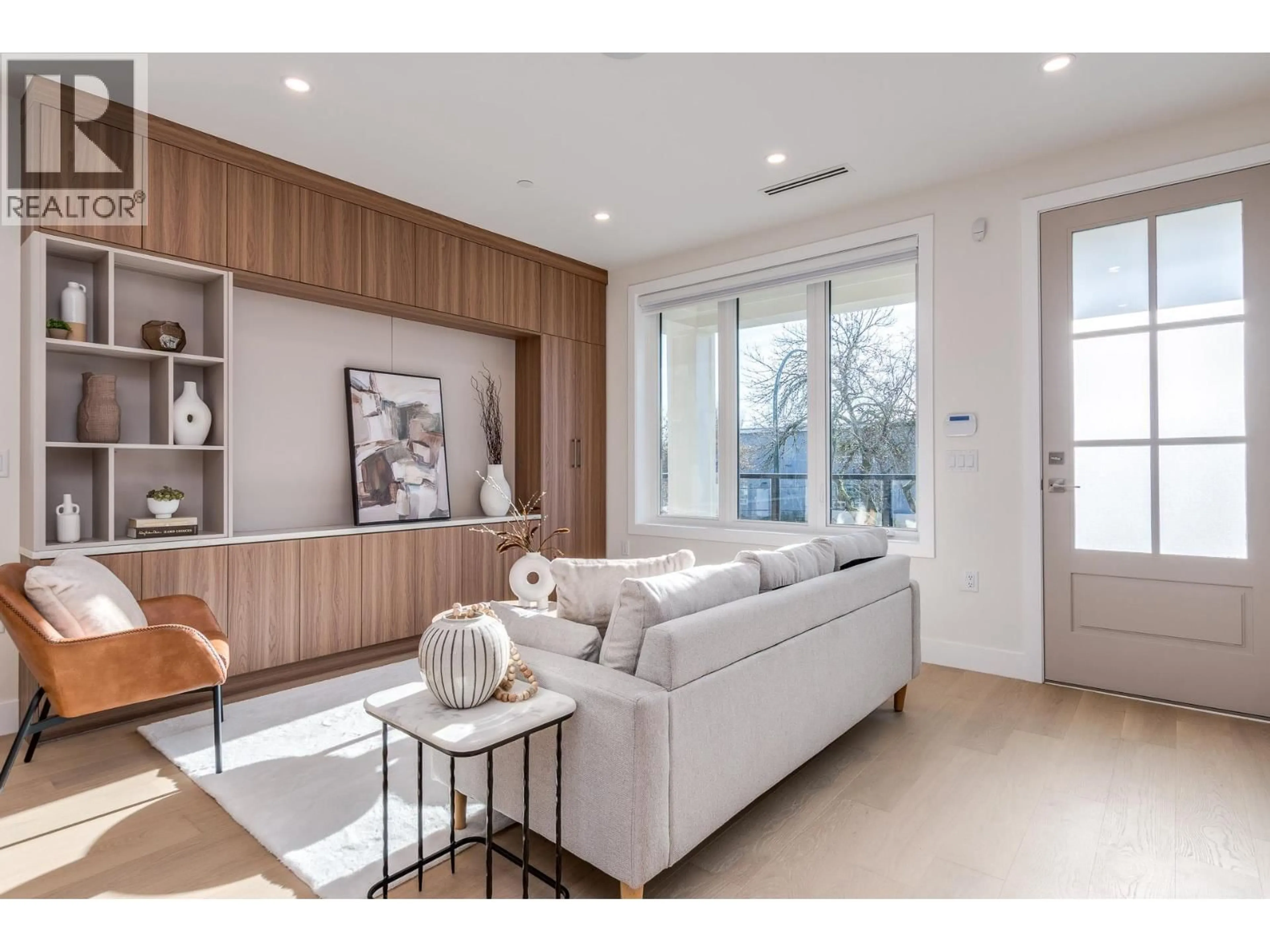 Living room with furniture, wood/laminate floor for 1 - 2943 44TH AVENUE, Vancouver British Columbia V5R3A9