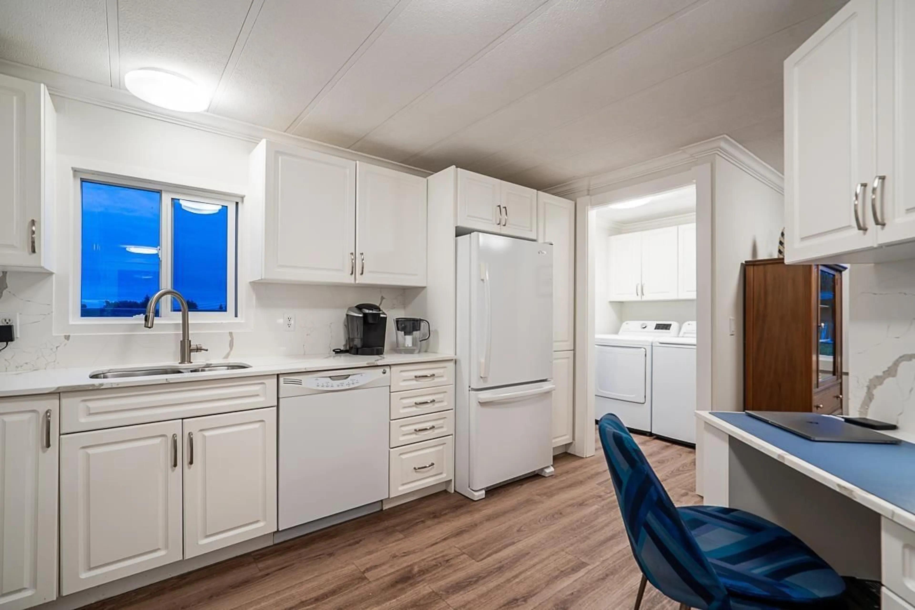 Standard kitchen, unknown for 255 - 27111 0 AVENUE, Langley British Columbia V4W2T6