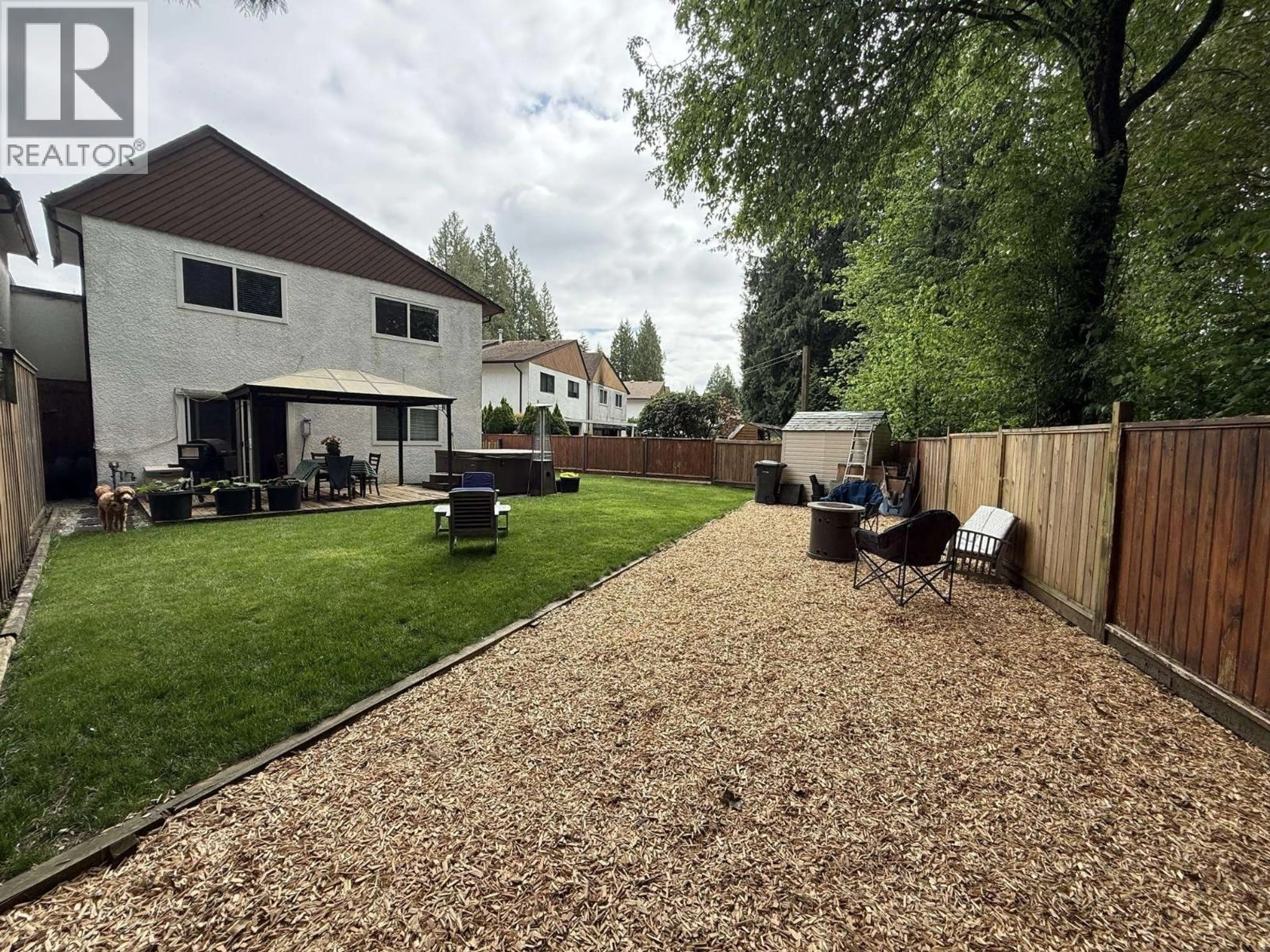 A pic from outside/outdoor area/front of a property/back of a property/a pic from drone, unknown for 30 - 2719 ST. MICHAEL STREET, Port Coquitlam British Columbia V3B5R4